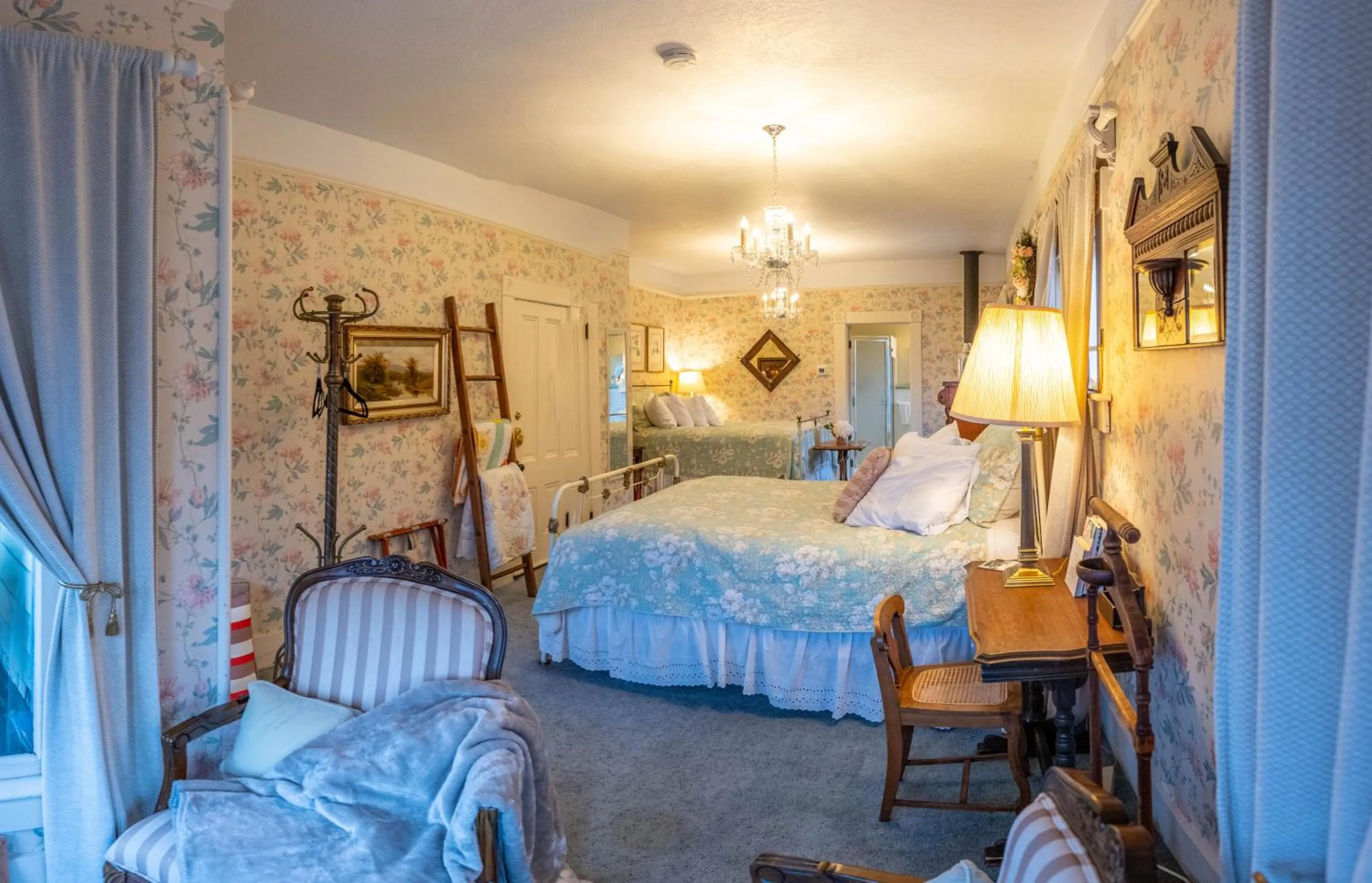 Bed in Clementine's Guest House & Vacation Rentals