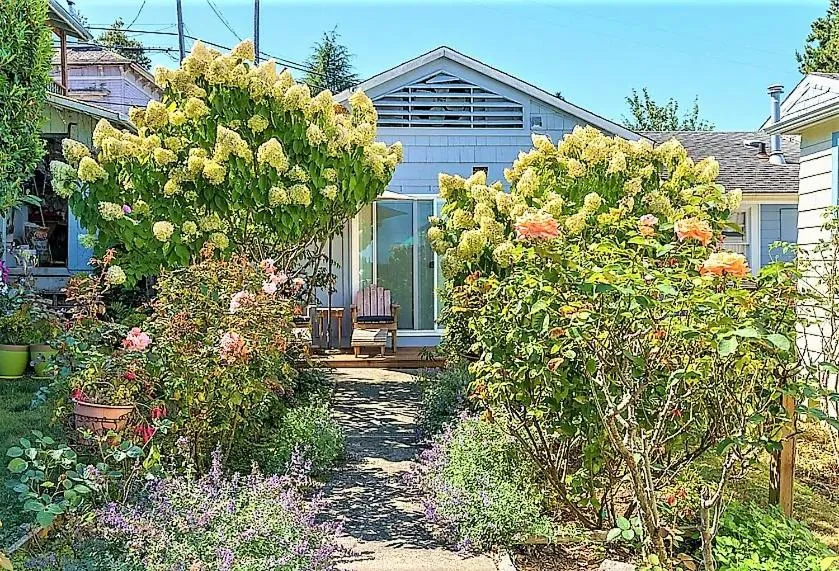 Clementine's Guest House & Vacation Rentals