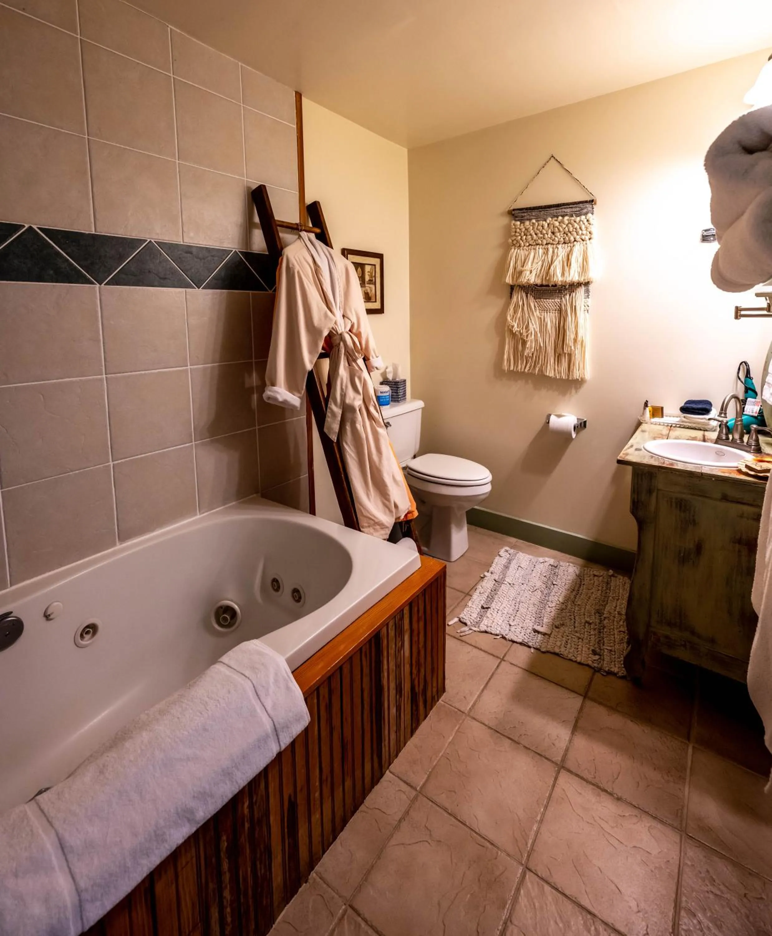 Clementine's Guest House & Vacation Rentals