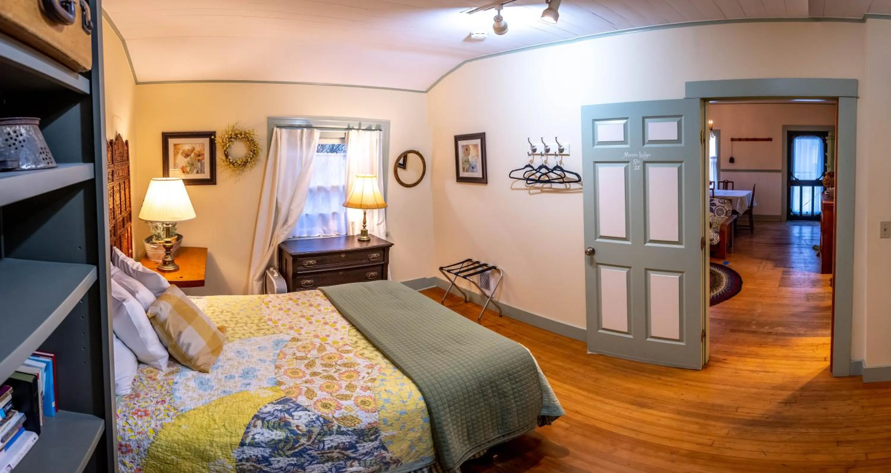 Bed in Clementine's Guest House & Vacation Rentals