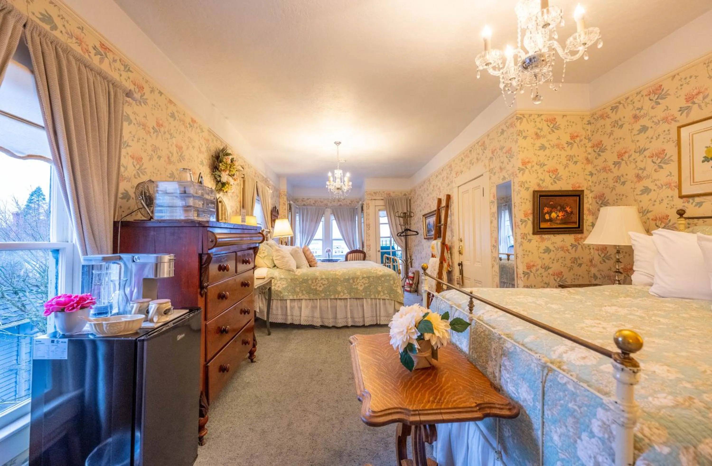 Bed in Clementine's Guest House & Vacation Rentals