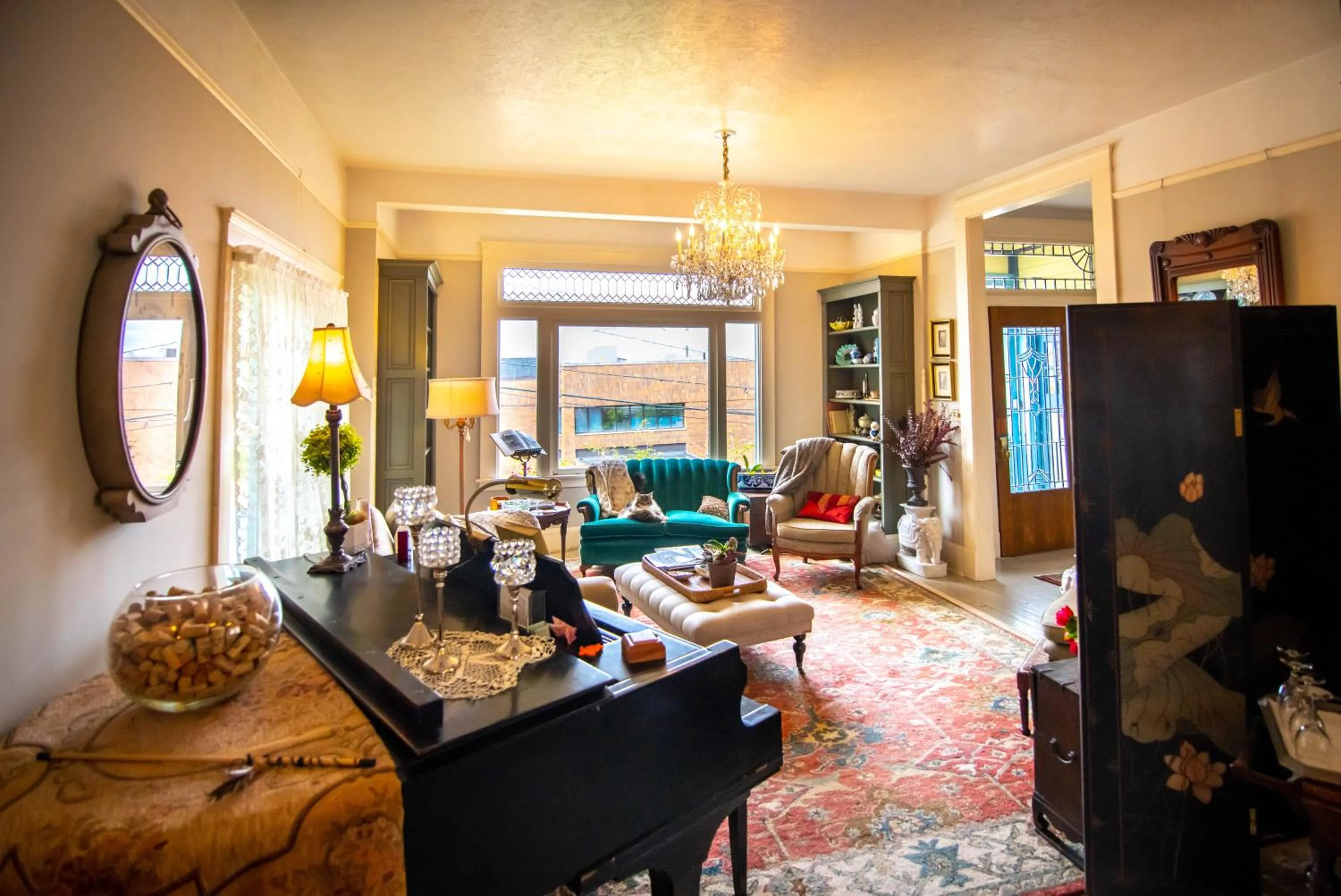 Living room in Clementine's Guest House & Vacation Rentals
