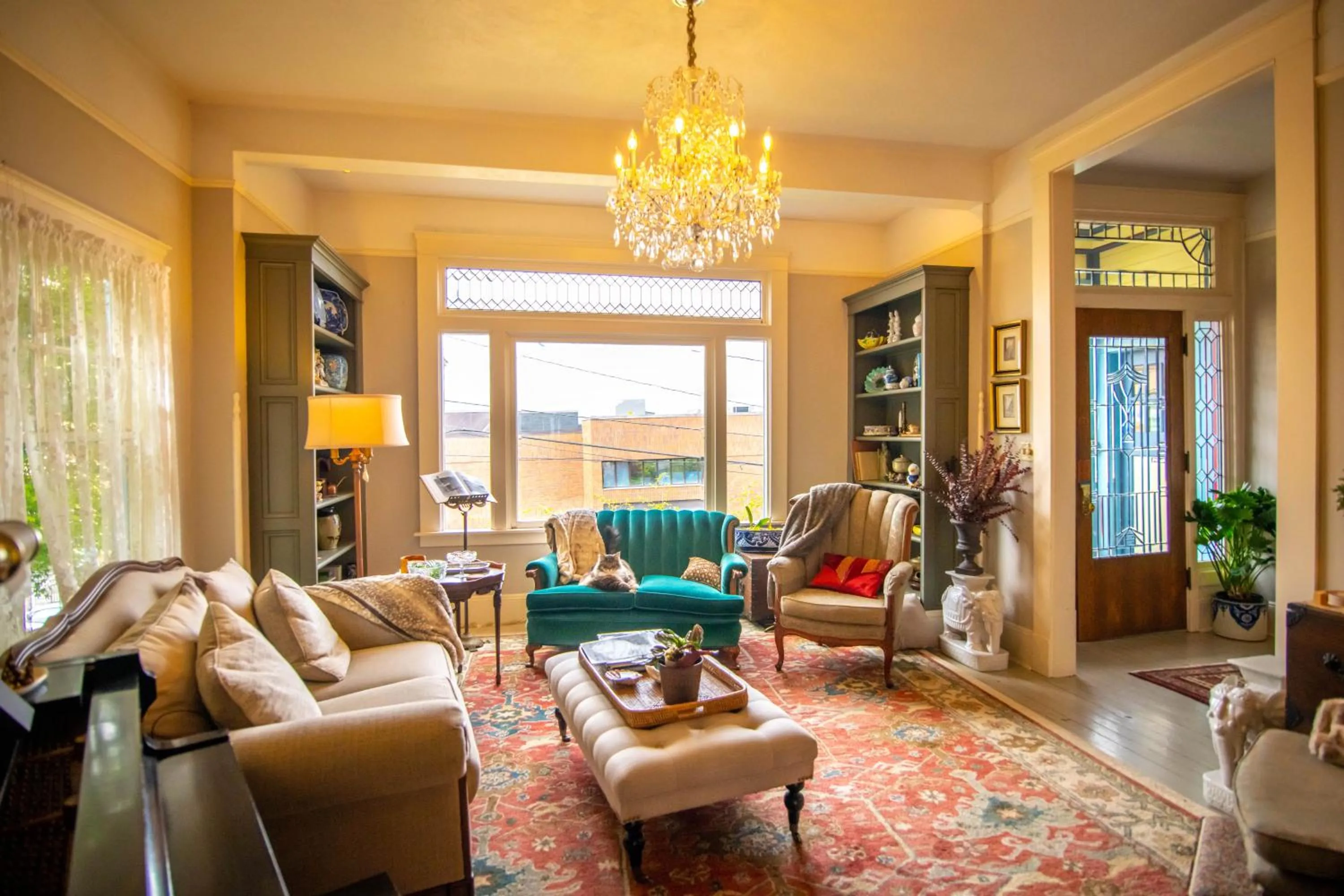 Living room in Clementine's Guest House & Vacation Rentals