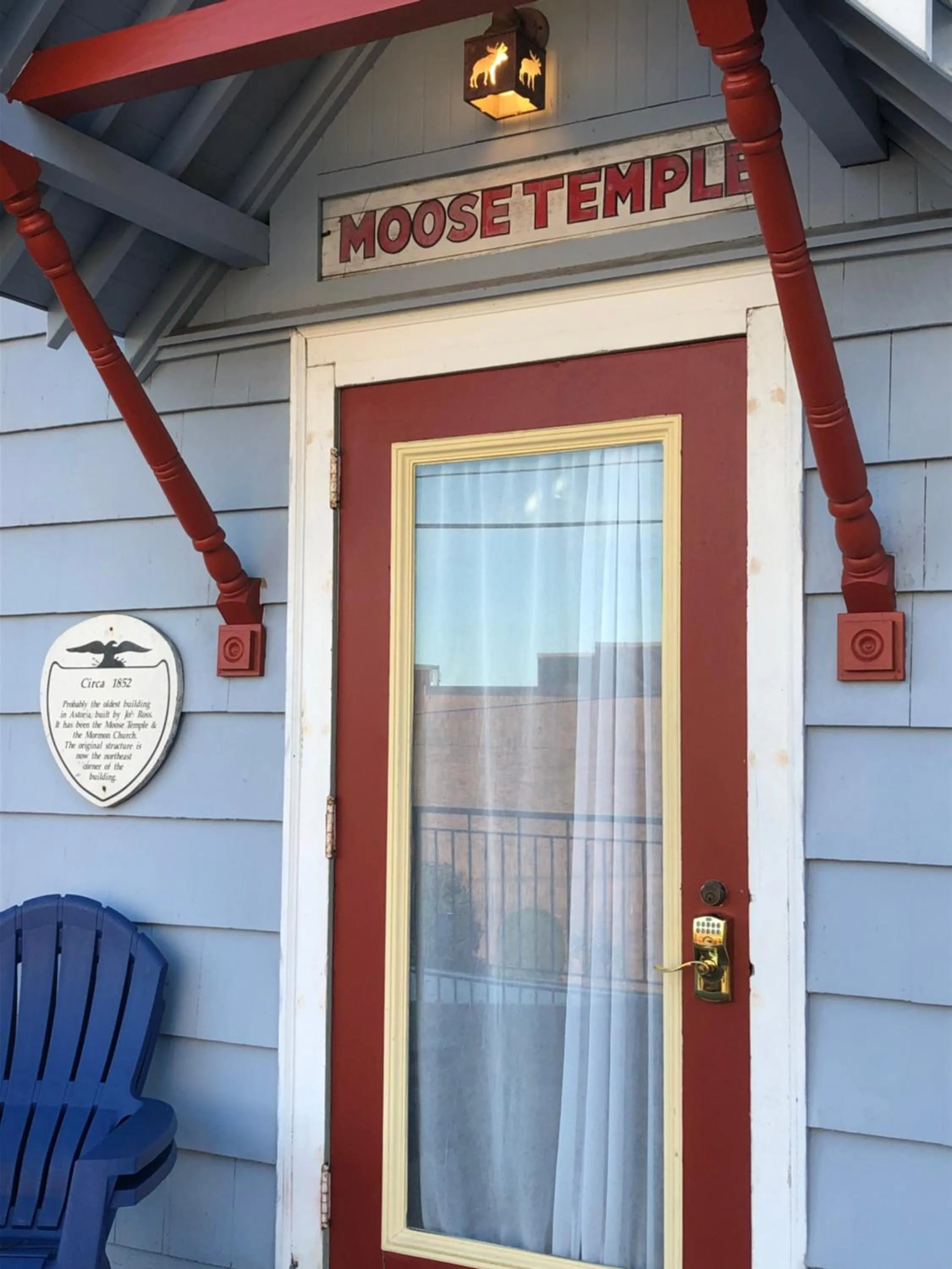 Facade/entrance in Clementine's Guest House & Vacation Rentals
