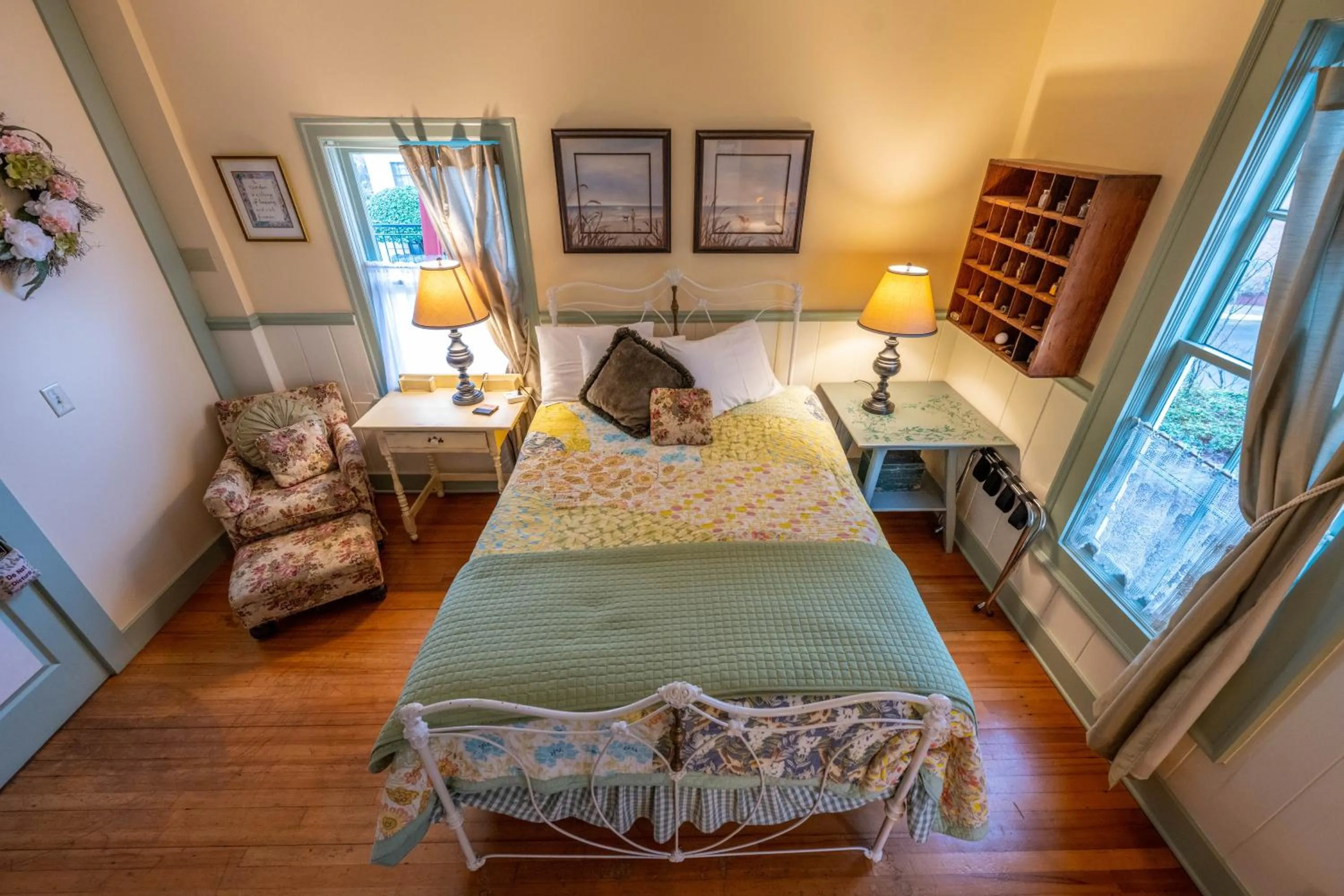 Bed in Clementine's Guest House & Vacation Rentals