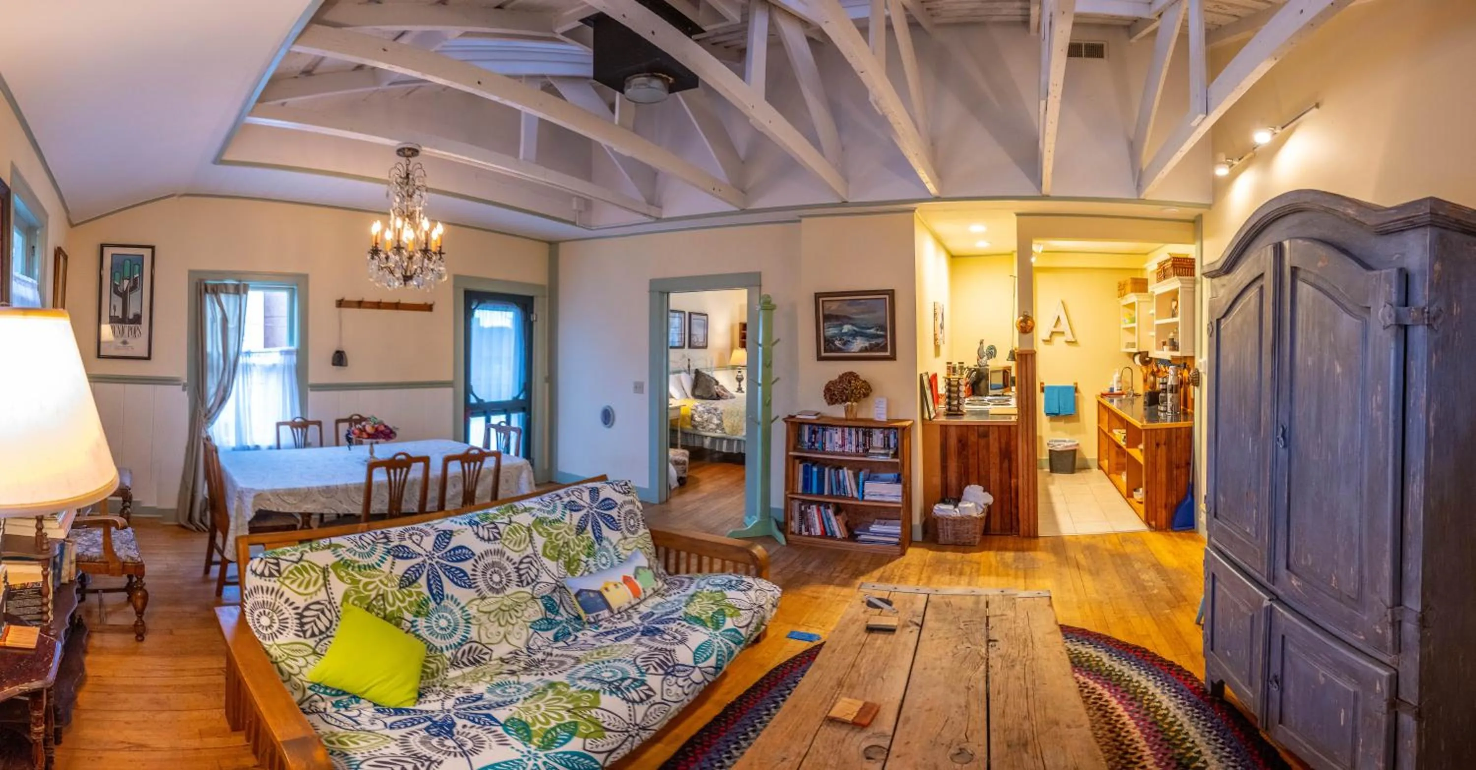 Clementine's Guest House & Vacation Rentals