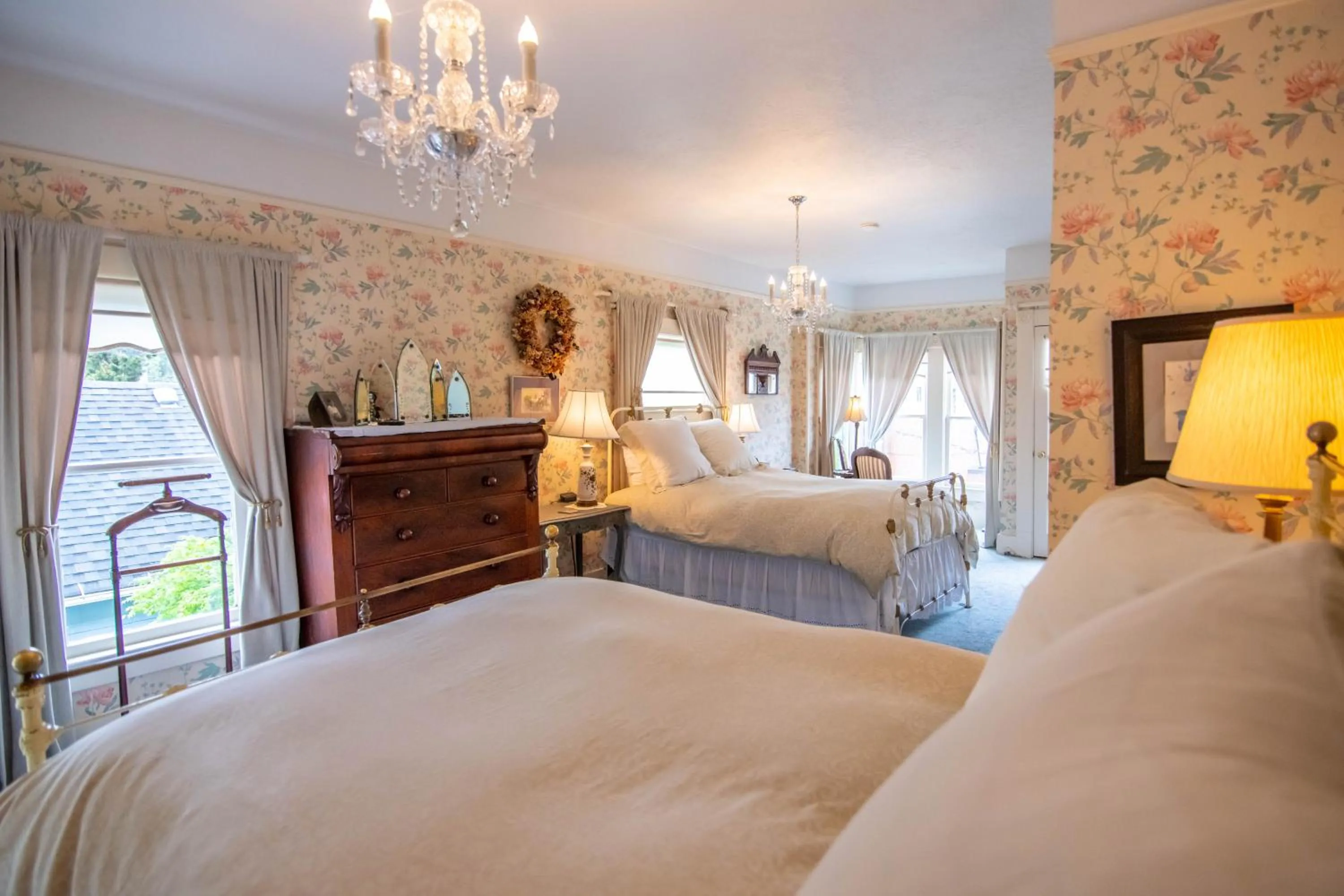 Bed in Clementine's Guest House & Vacation Rentals