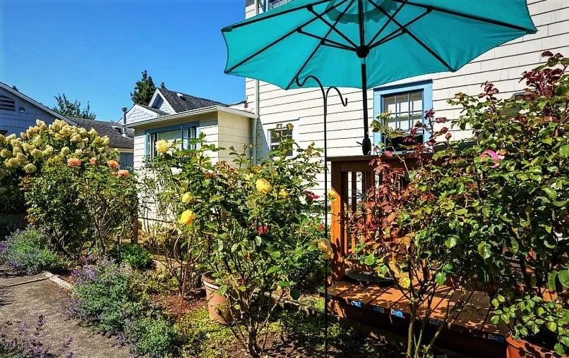 Clementine's Guest House & Vacation Rentals