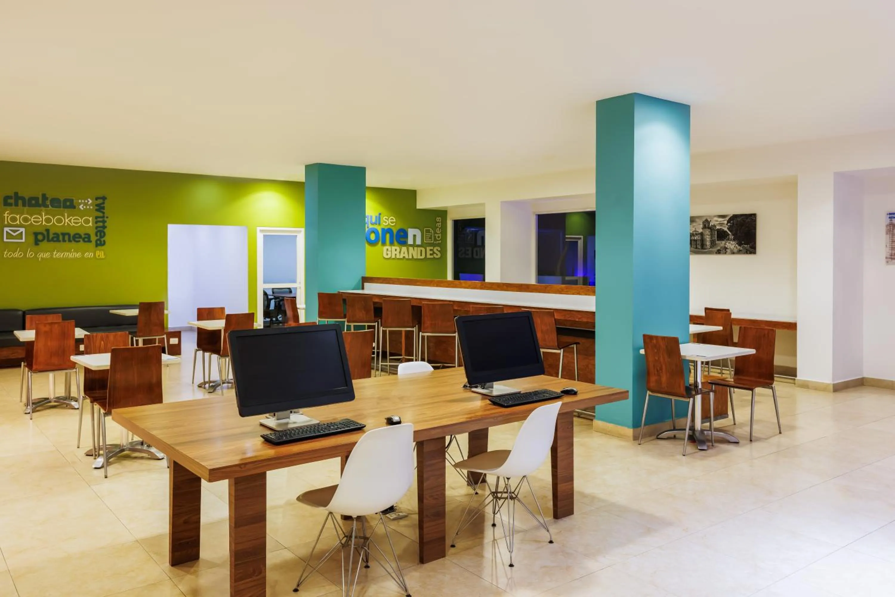 Business facilities in One Oaxaca Centro