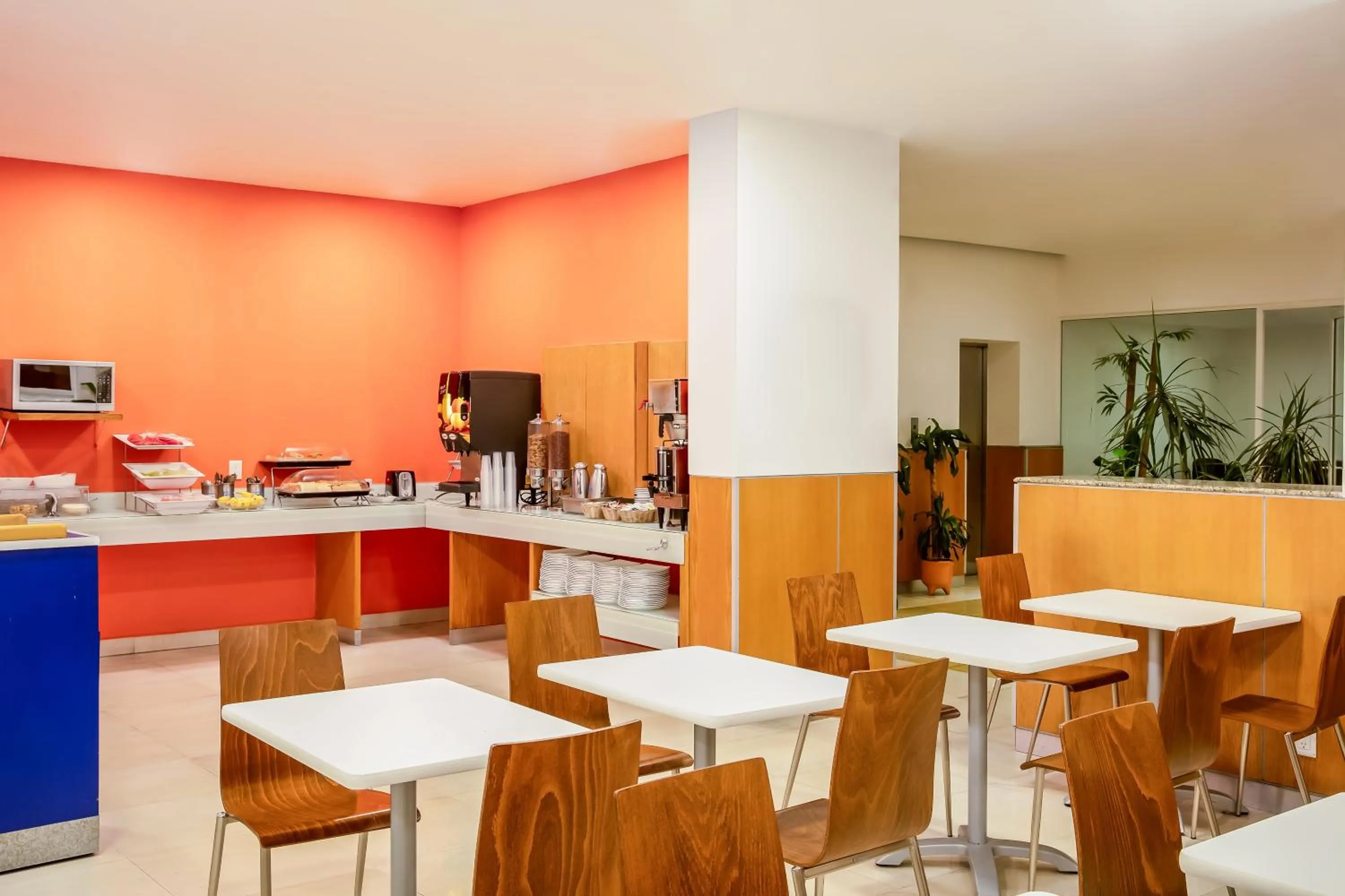 Restaurant/places to eat in One Puebla FINSA