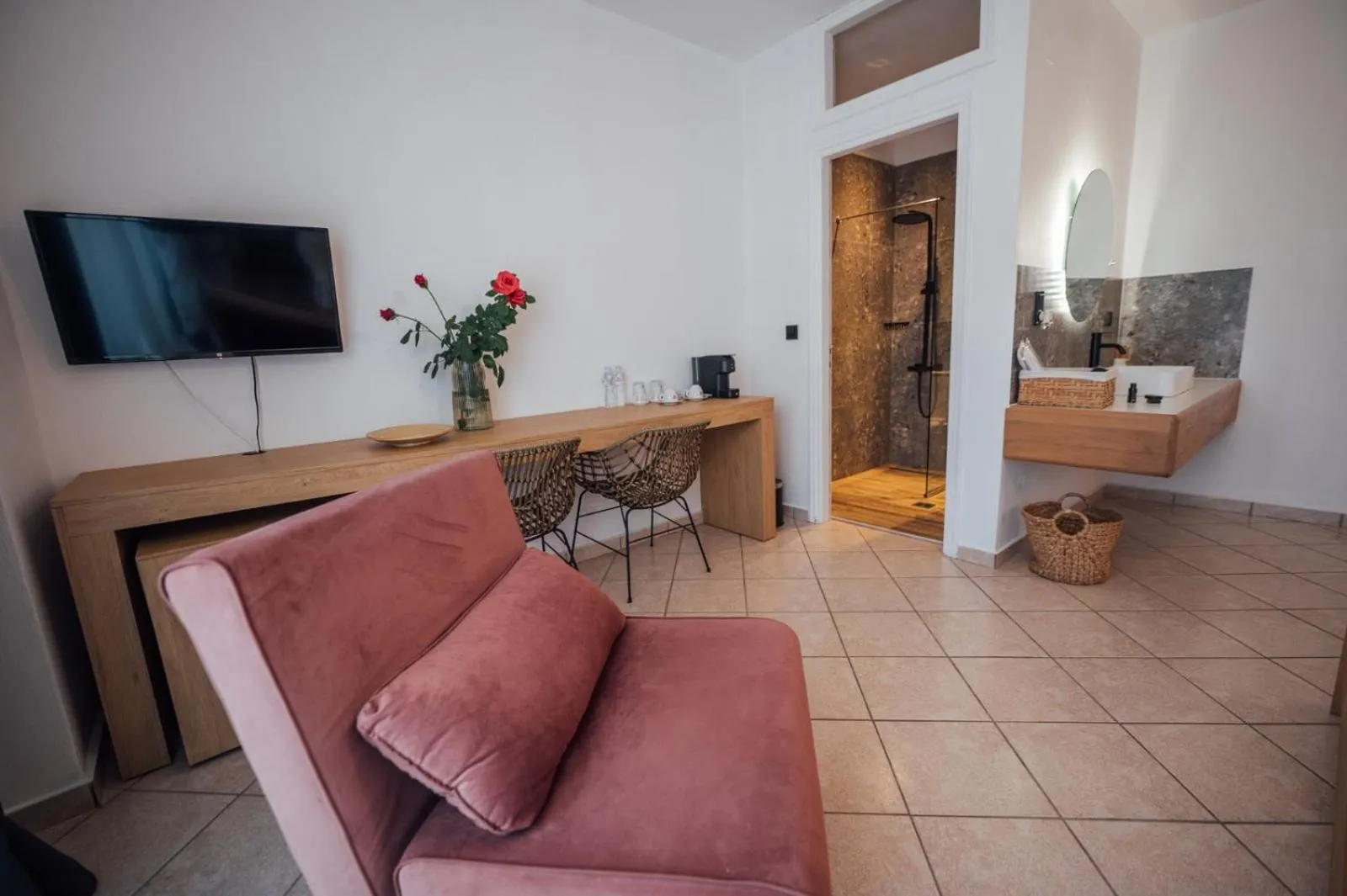 Bathroom in Thirsty Dog Urban Port Studios