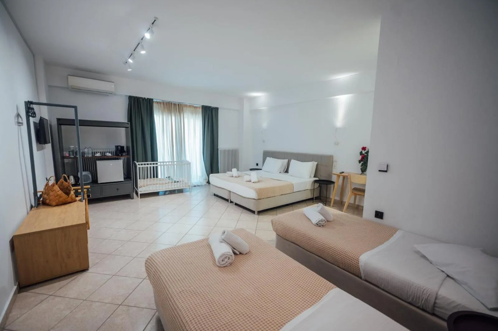 Bed in Thirsty Dog Urban Port Studios