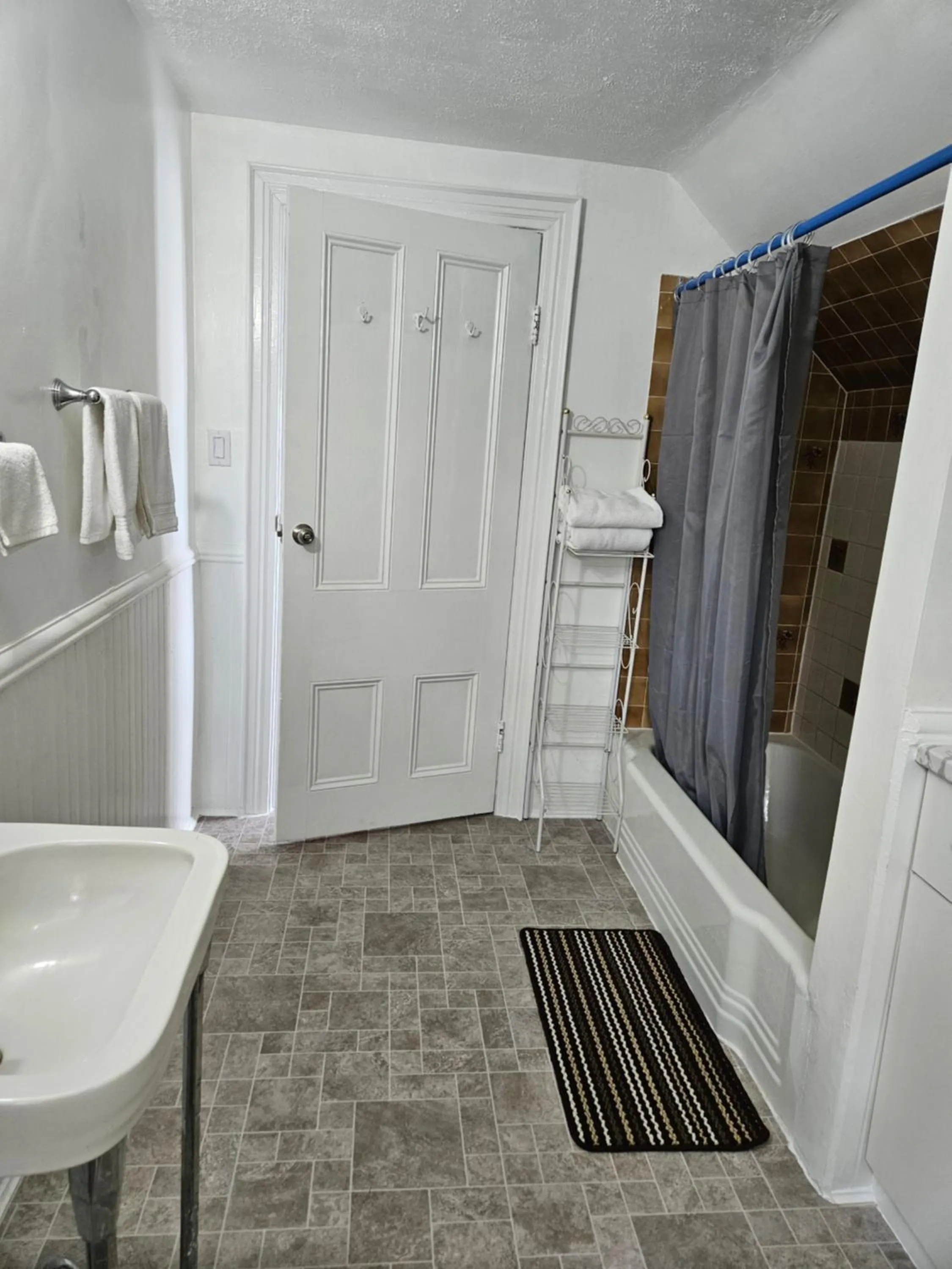 Sunflower Guest Suites