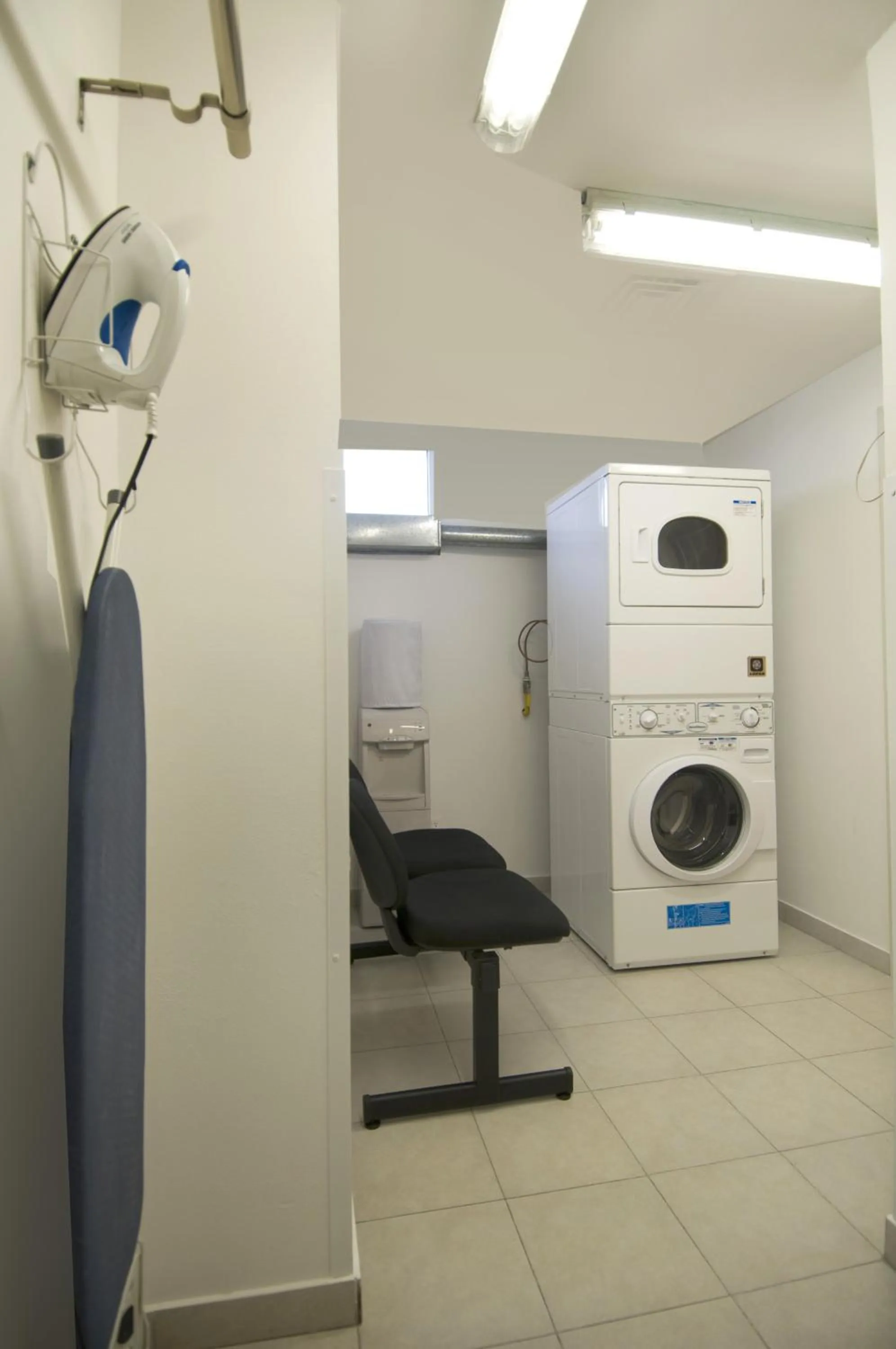 Photo of the whole room in One Toluca Aeropuerto