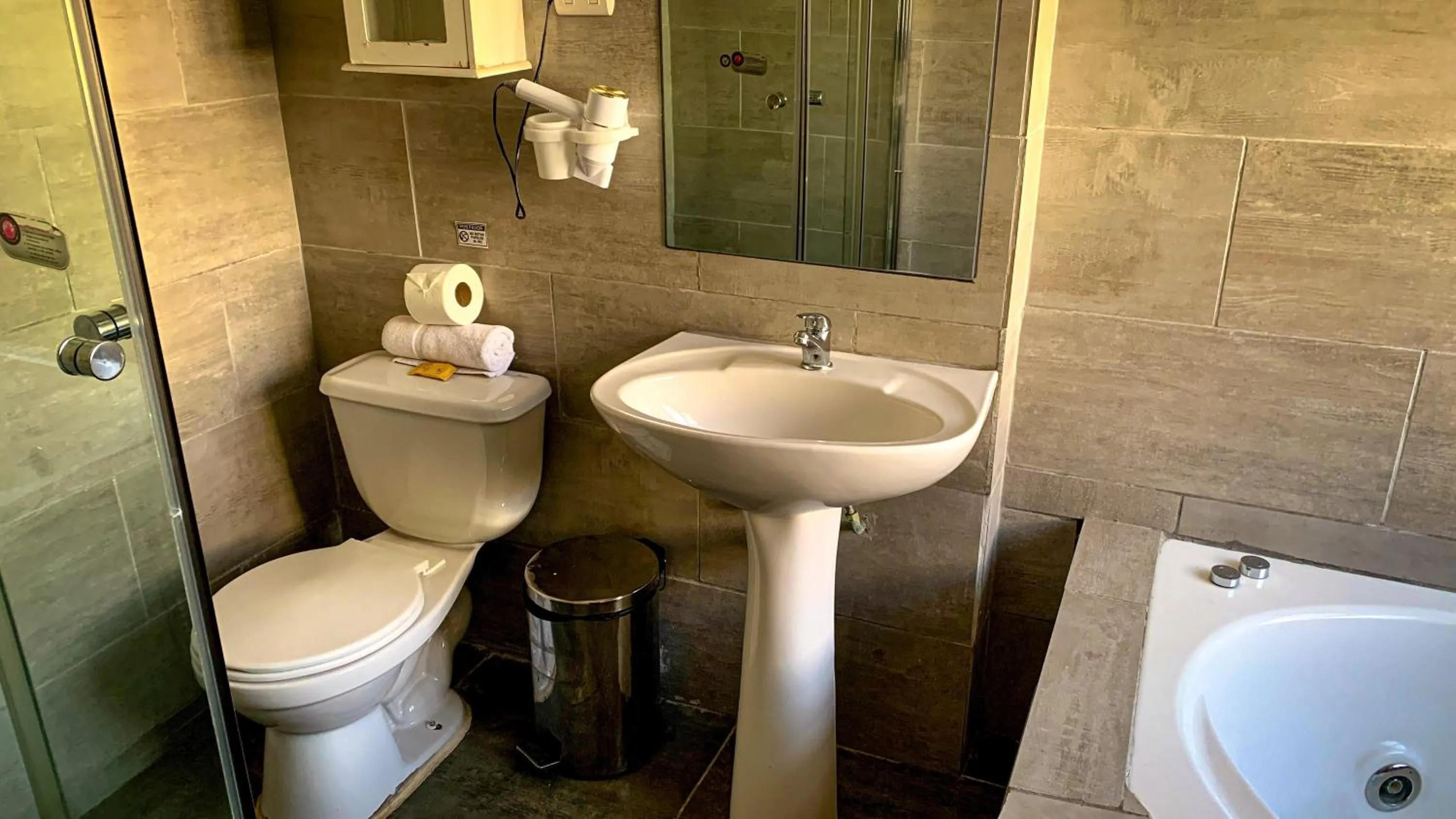 Shower in Tremo Bellavista
