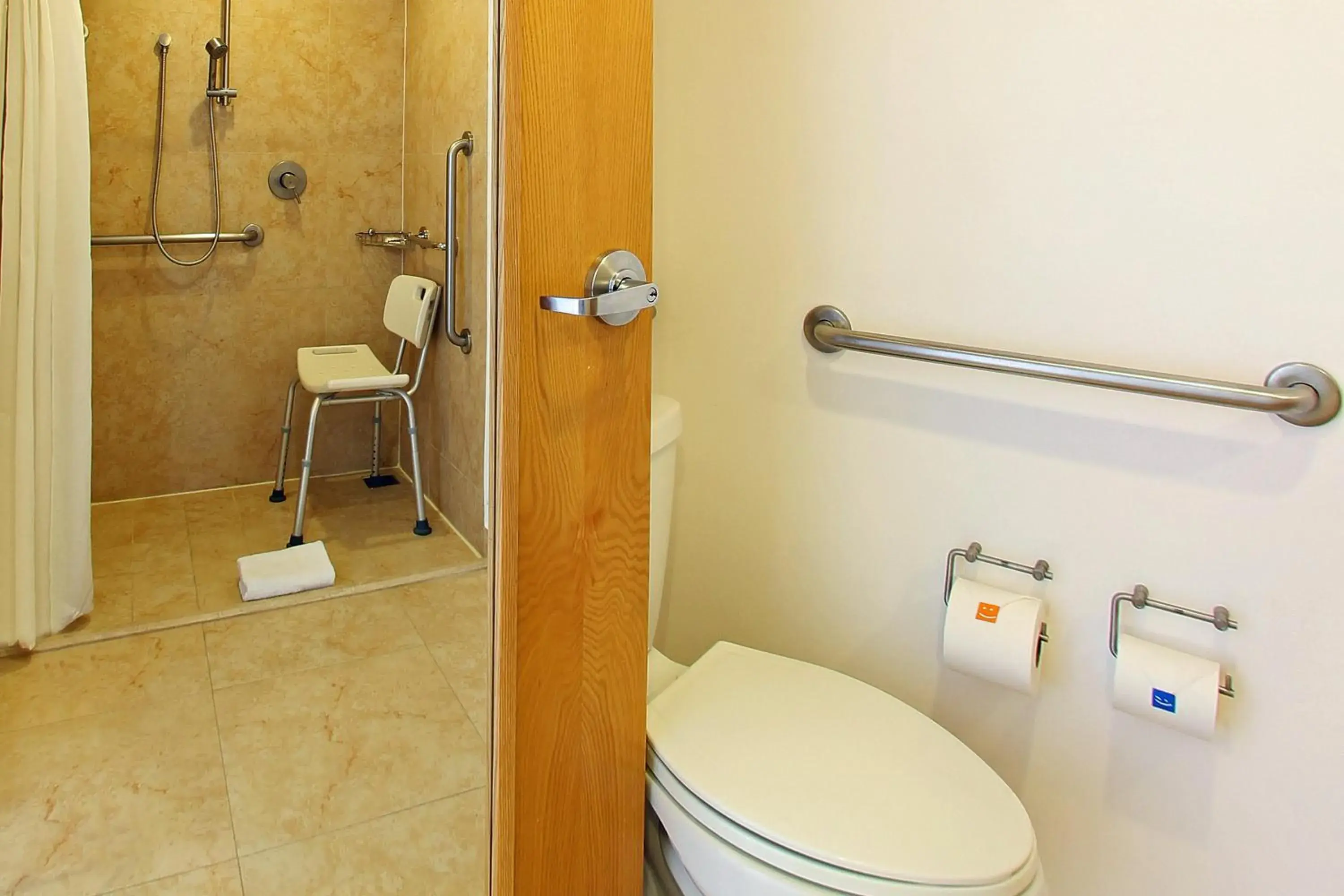 Bathroom in One Queretaro Aeropuerto Bathroom in One Queretaro Aeropuerto