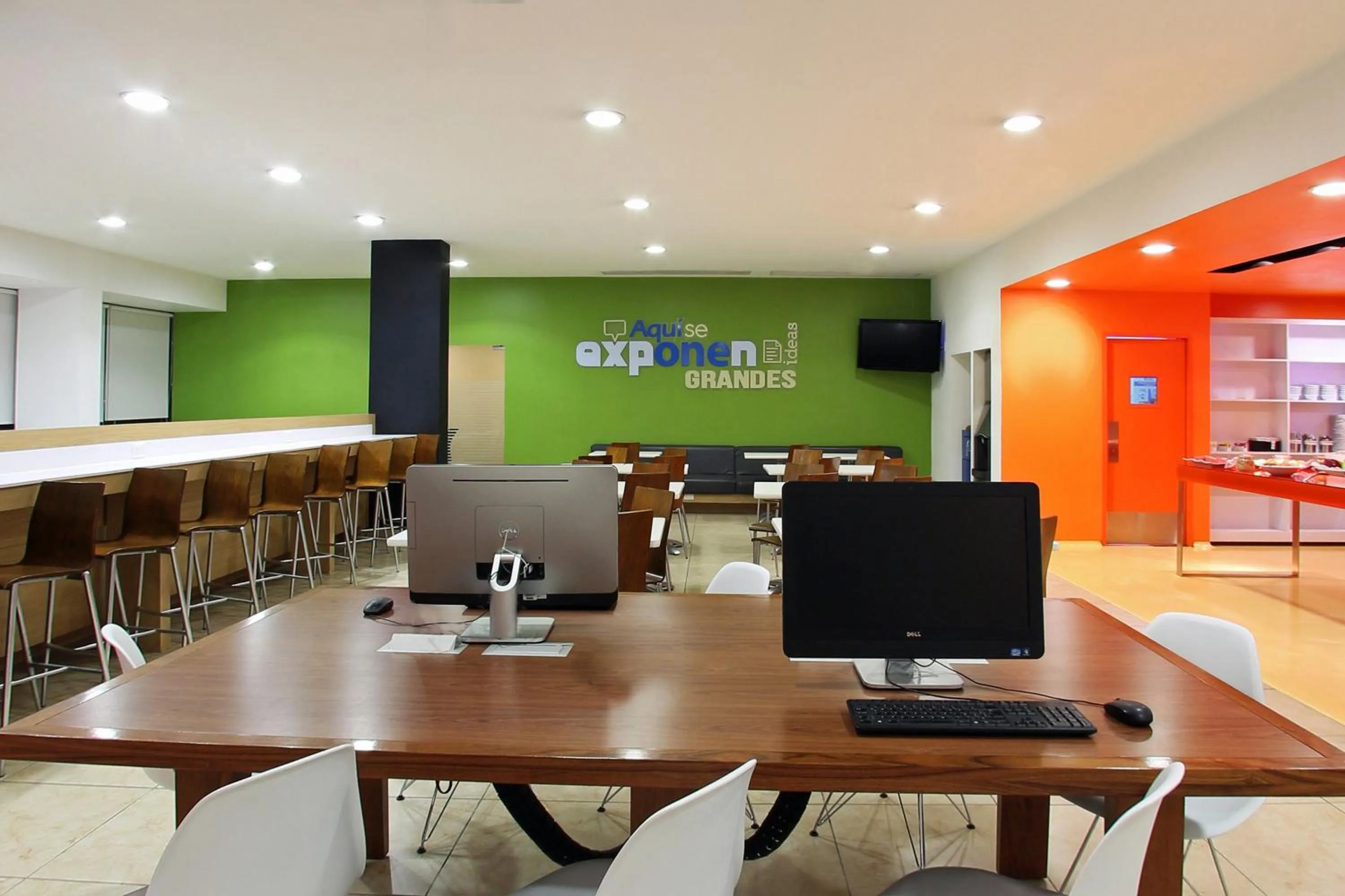 Business facilities in One Queretaro Aeropuerto