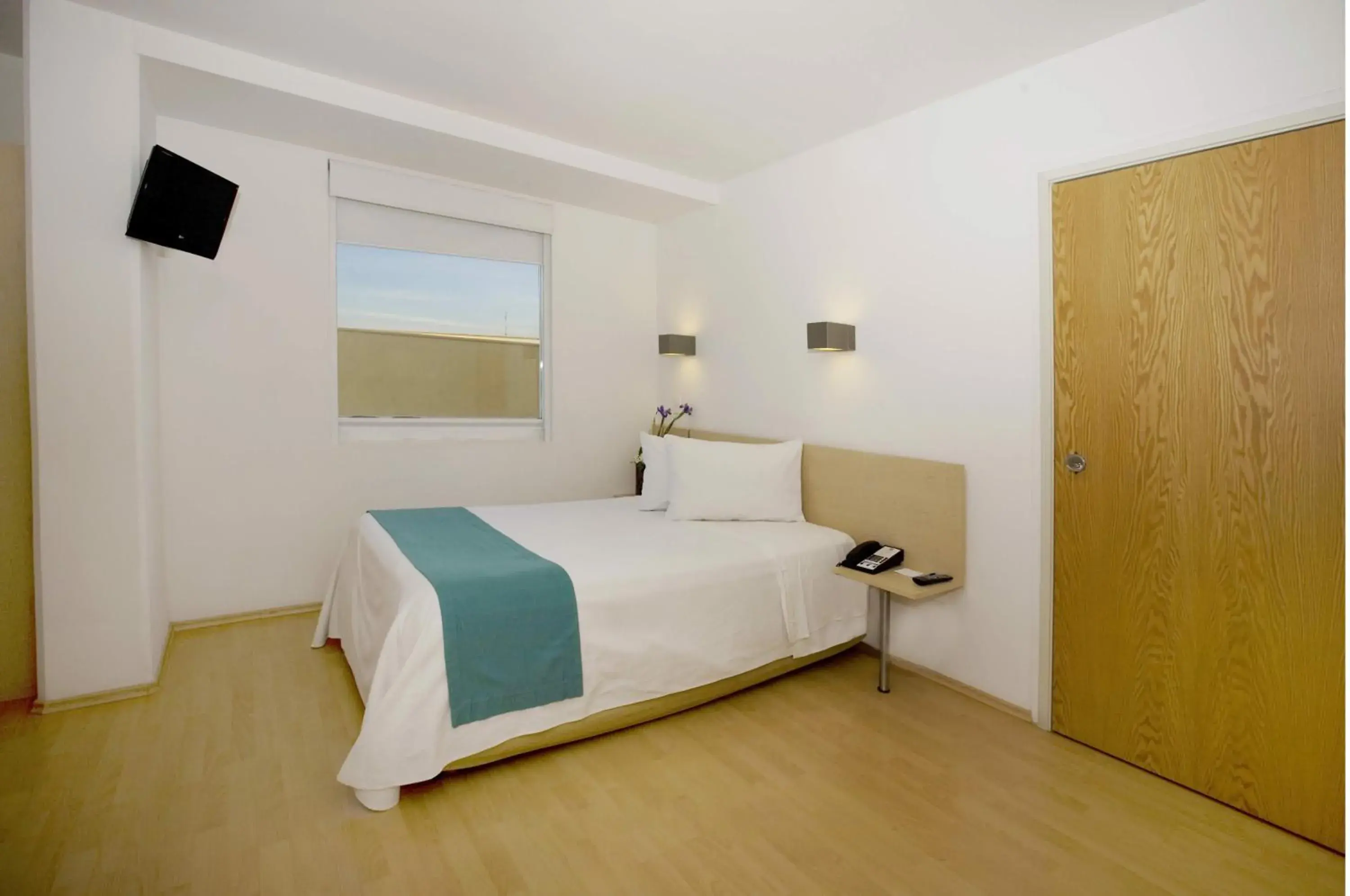 Bedroom, Bed in One Queretaro Plaza Galerias Bedroom, Bed in One Queretaro Plaza Galerias