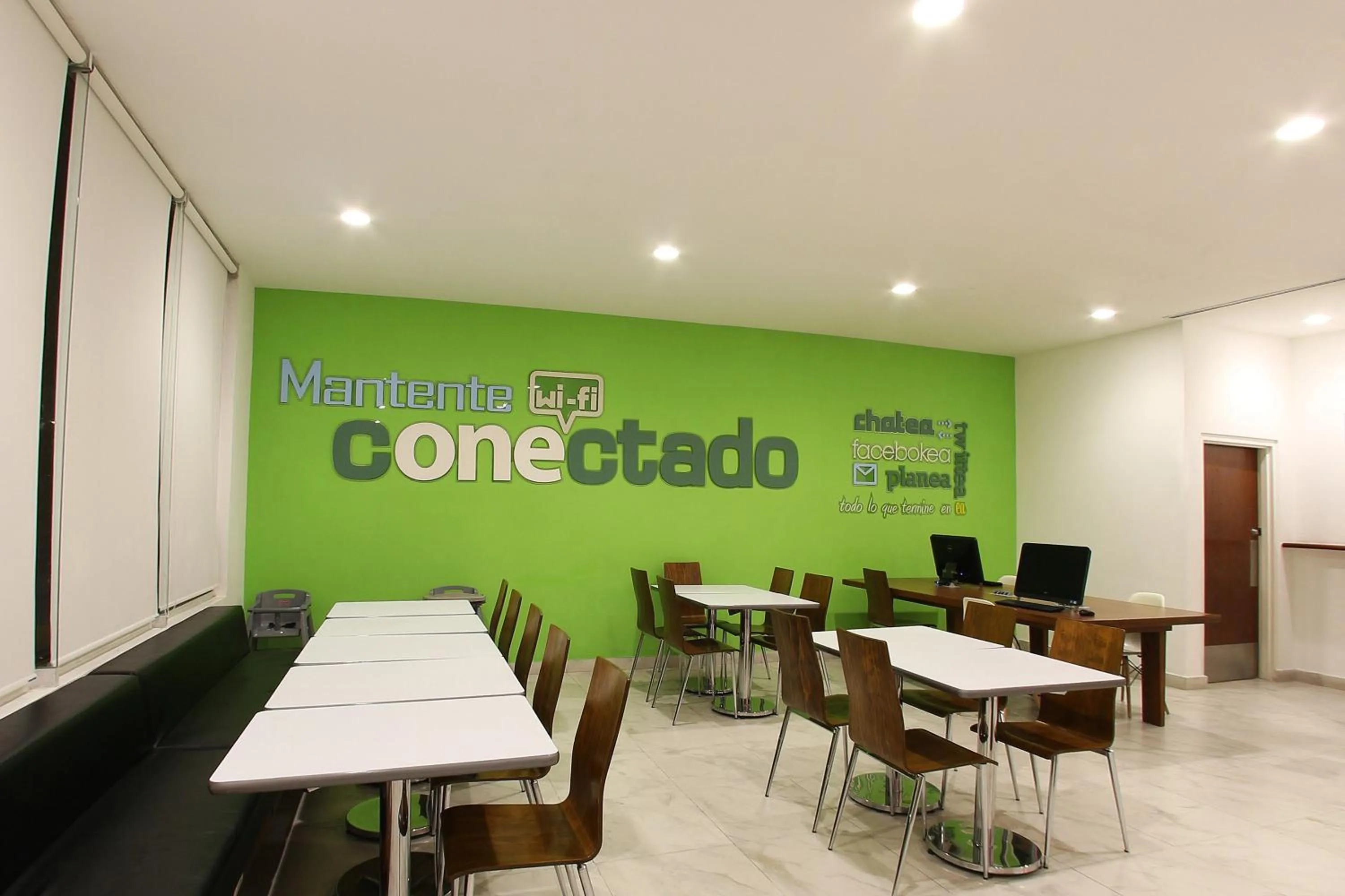 Restaurant/places to eat in One Queretaro Plaza Galerias