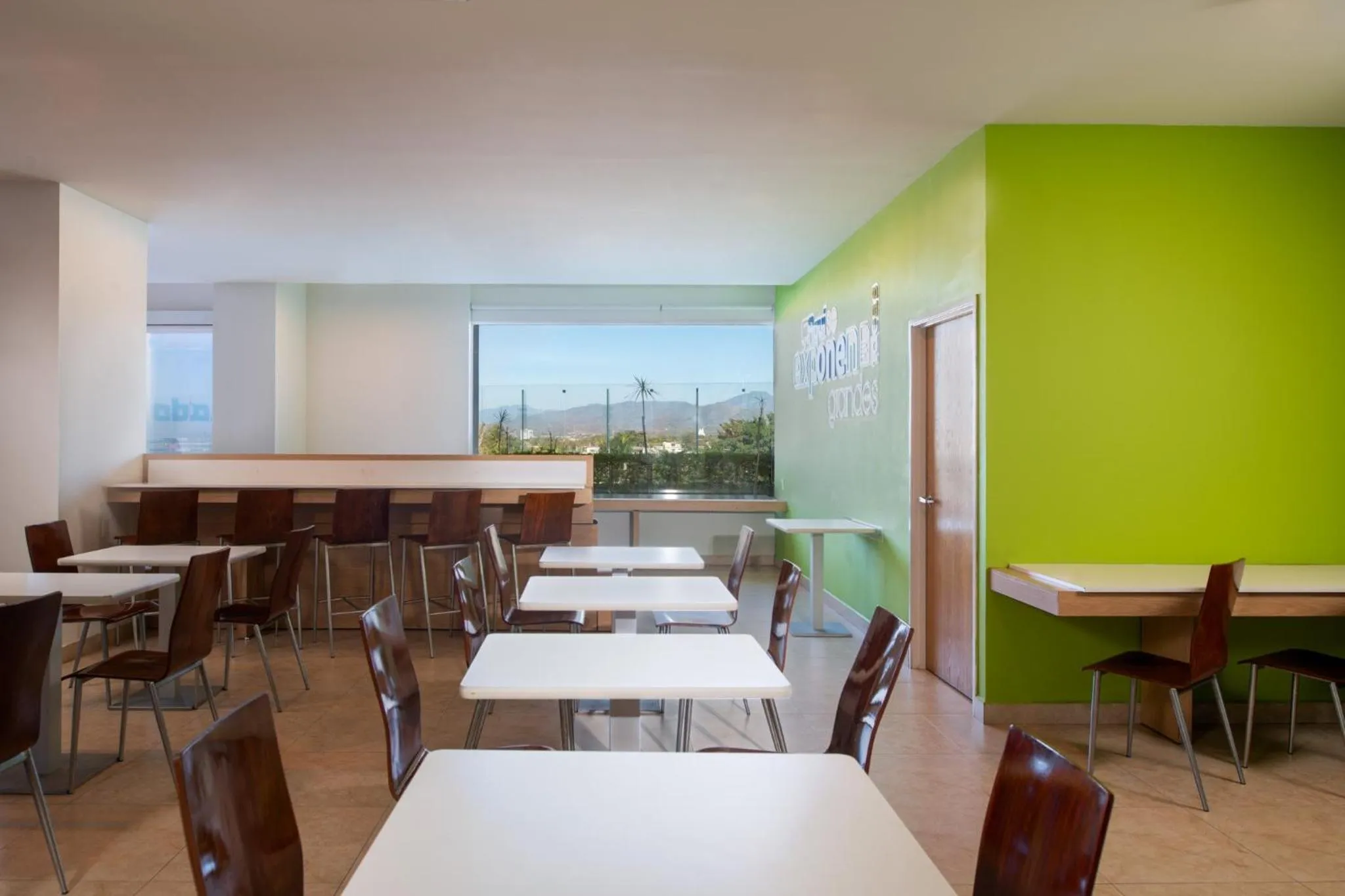 Restaurant/places to eat in One Puerto Vallarta Aeropuerto