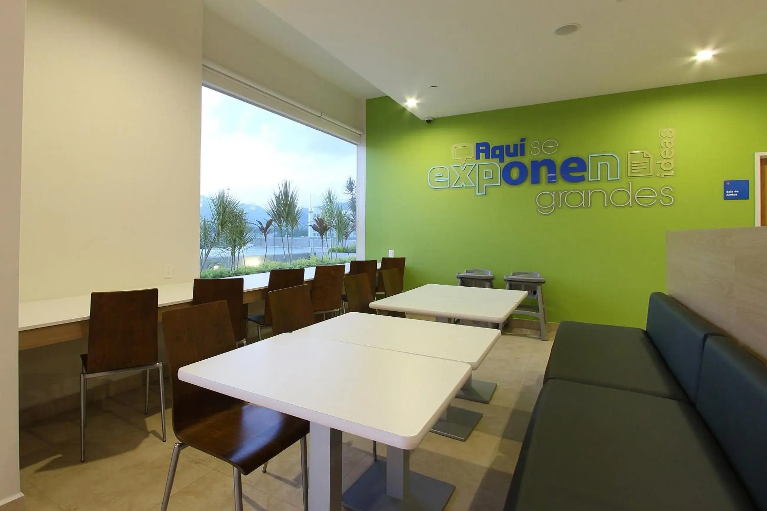 Restaurant/places to eat in One Puerto Vallarta Aeropuerto Restaurant/places to eat in One Puerto Vallarta Aeropuerto