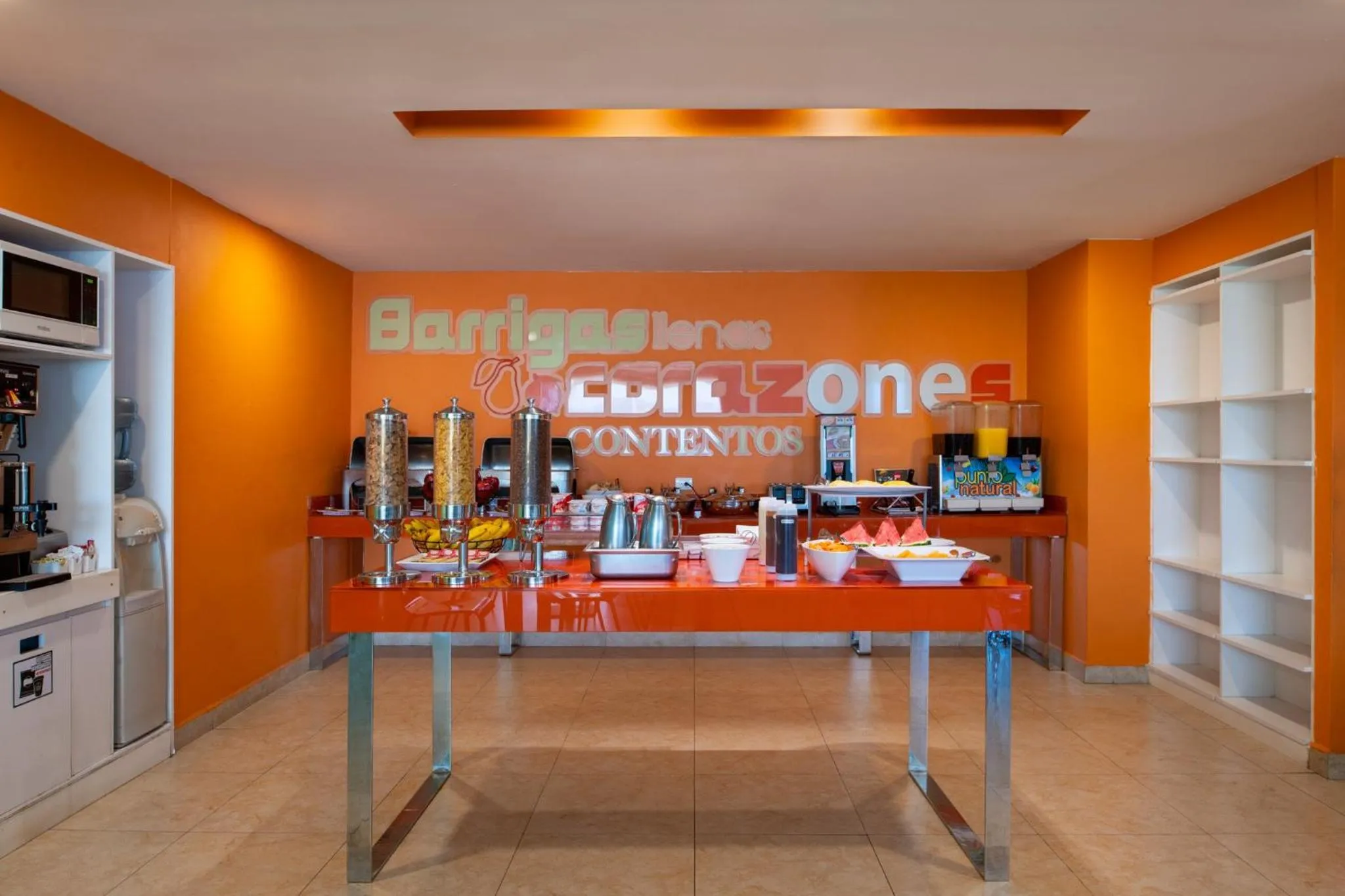 Restaurant/places to eat in One Puerto Vallarta Aeropuerto