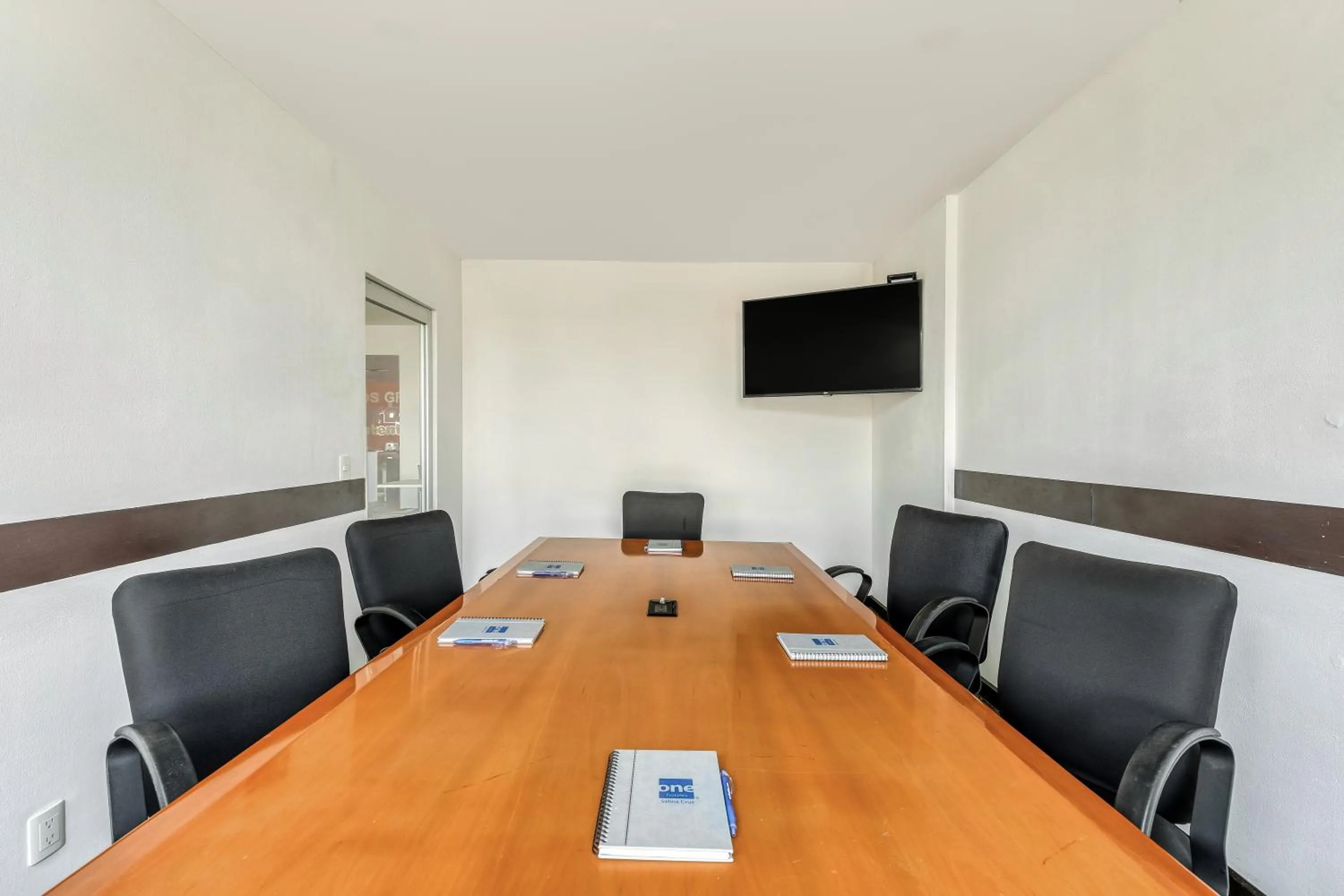 Meeting/conference room in One Salina Cruz