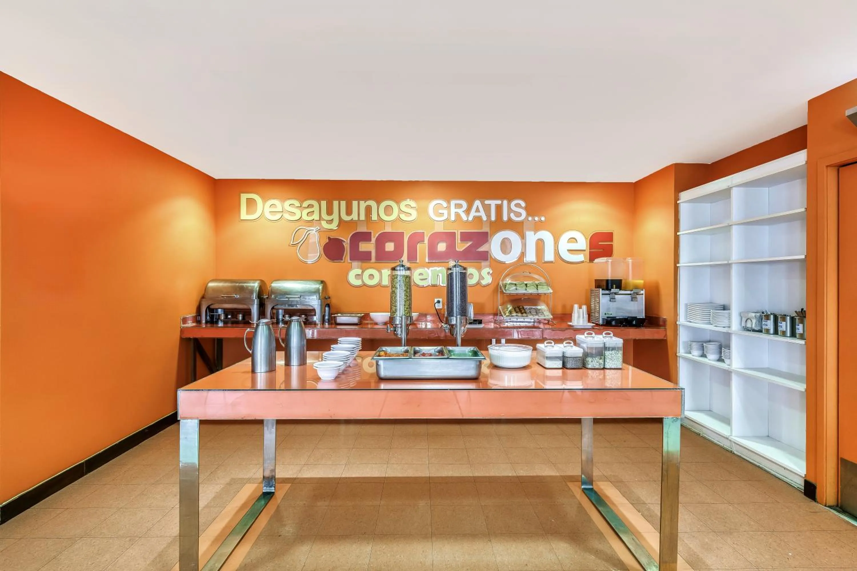 Food and drinks in One Salina Cruz