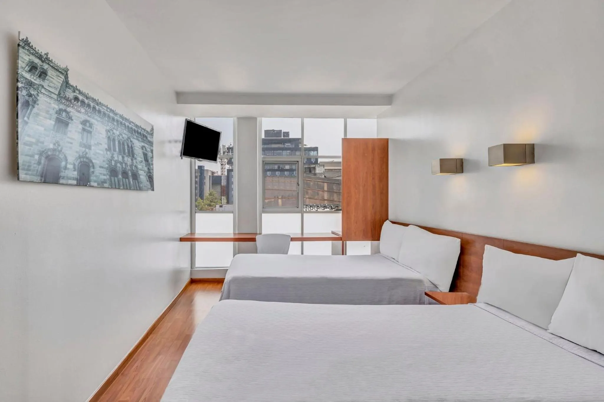 Photo of the whole room, Bed in One Ciudad de Mexico Alameda