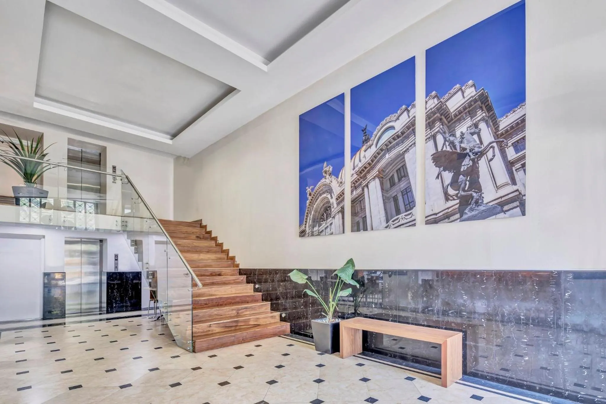 Lobby or reception in One Ciudad de Mexico Alameda