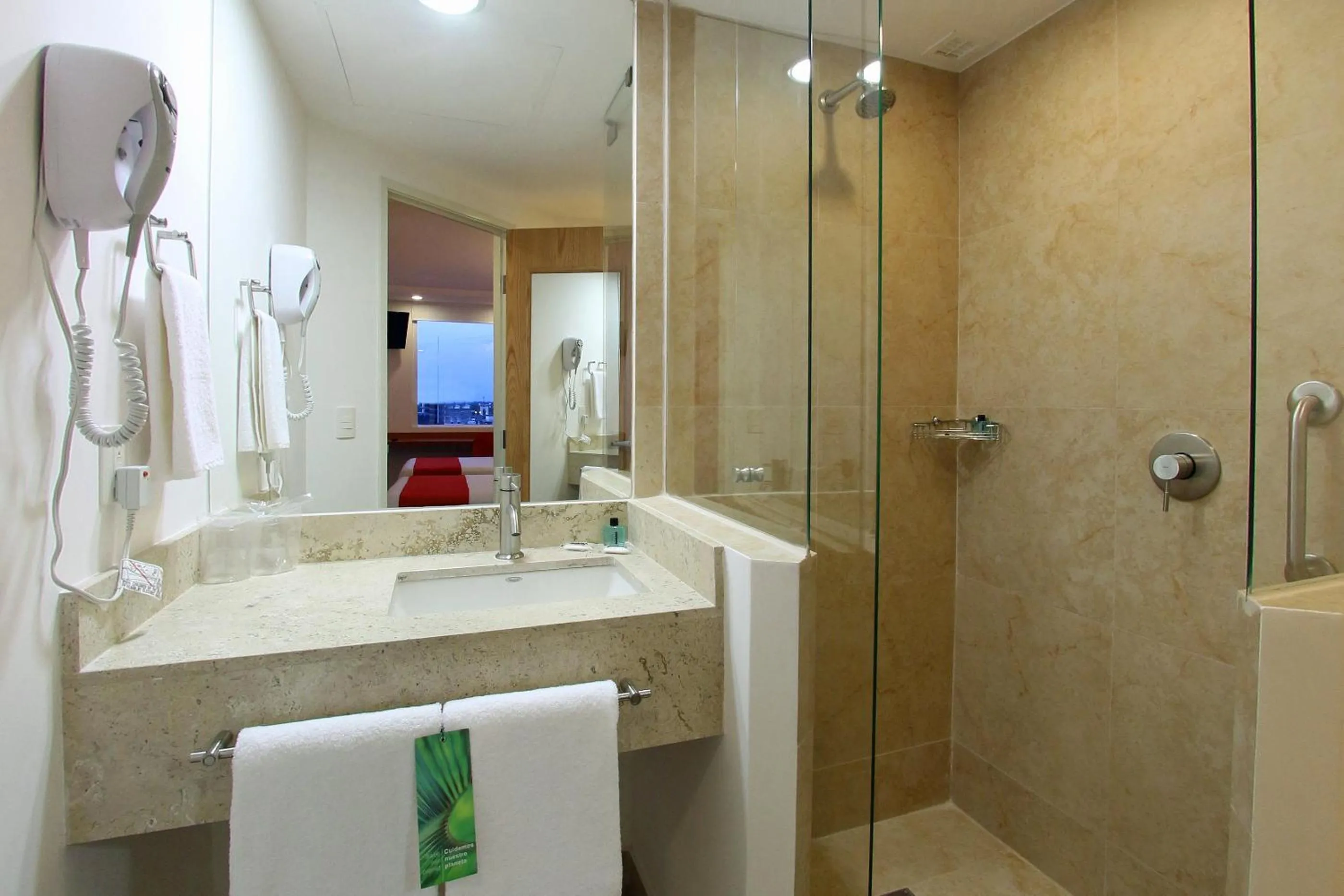 Photo of the whole room in One Villahermosa Centro