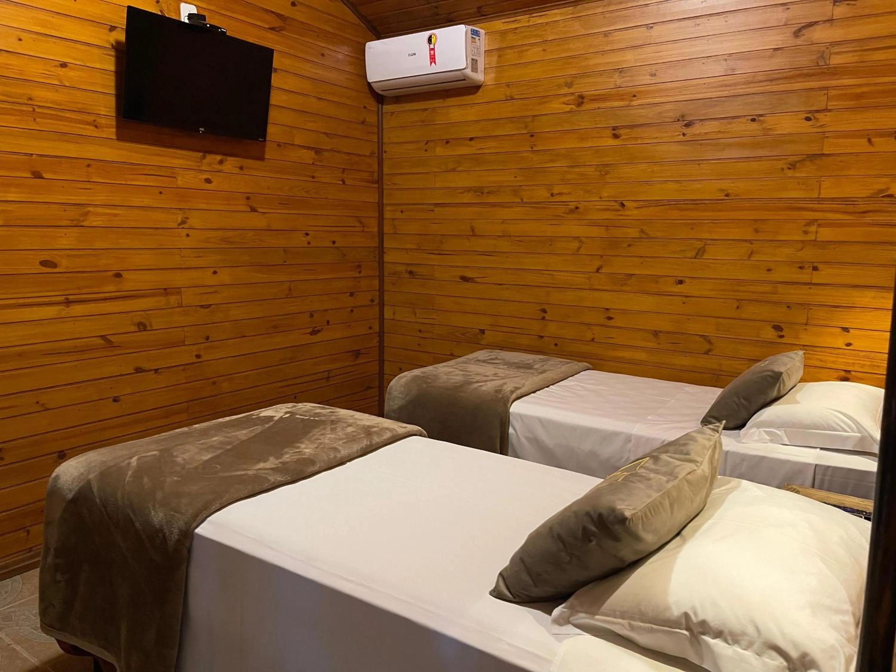 Bed in Hotel Cabanas Glamour