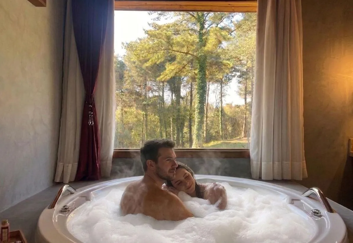 Hot Tub in Hotel Cabanas Glamour