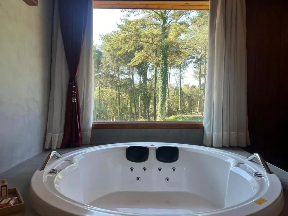 Hot Tub in Hotel Cabanas Glamour