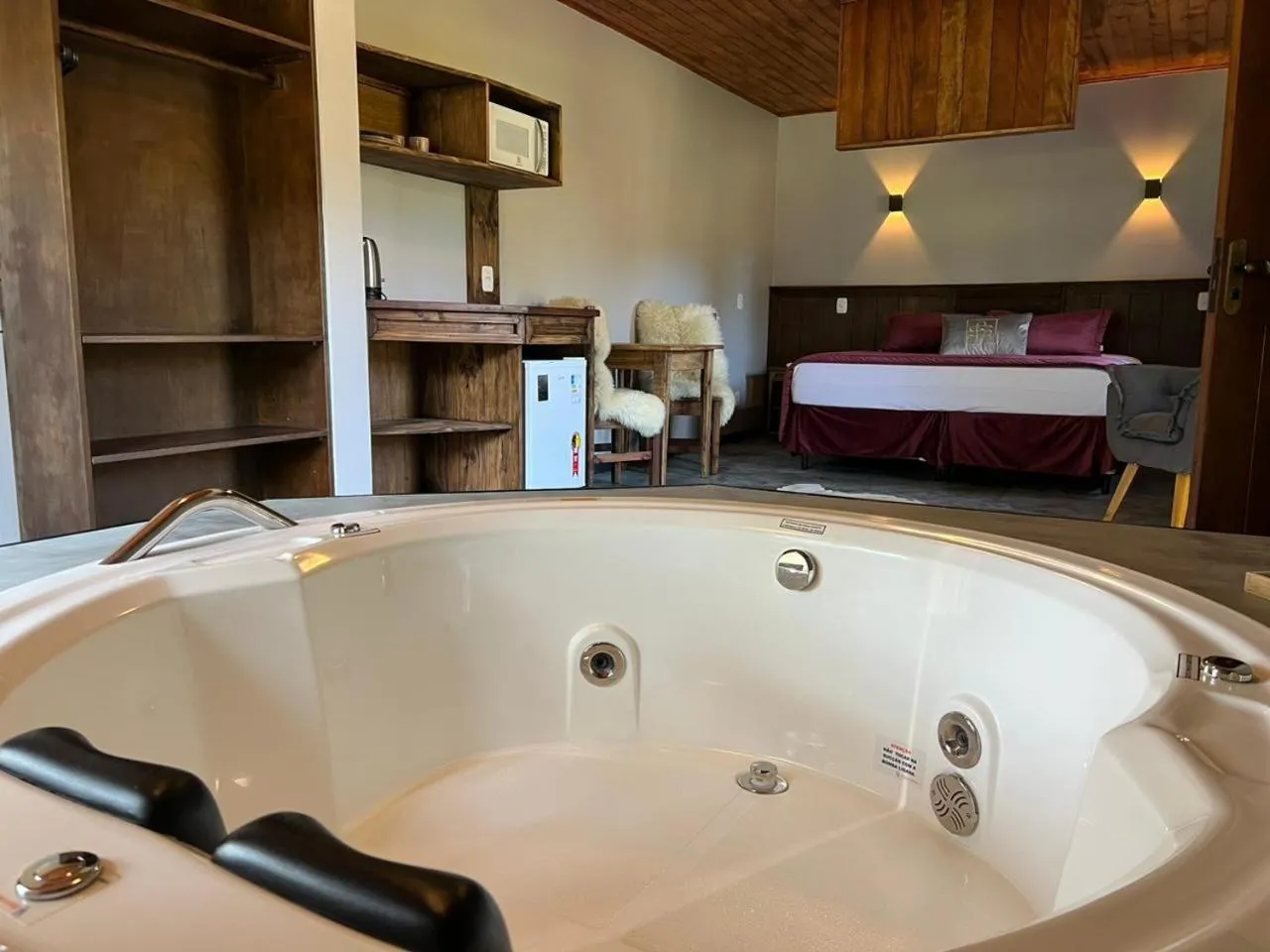Hot Tub, Bed in Hotel Cabanas Glamour