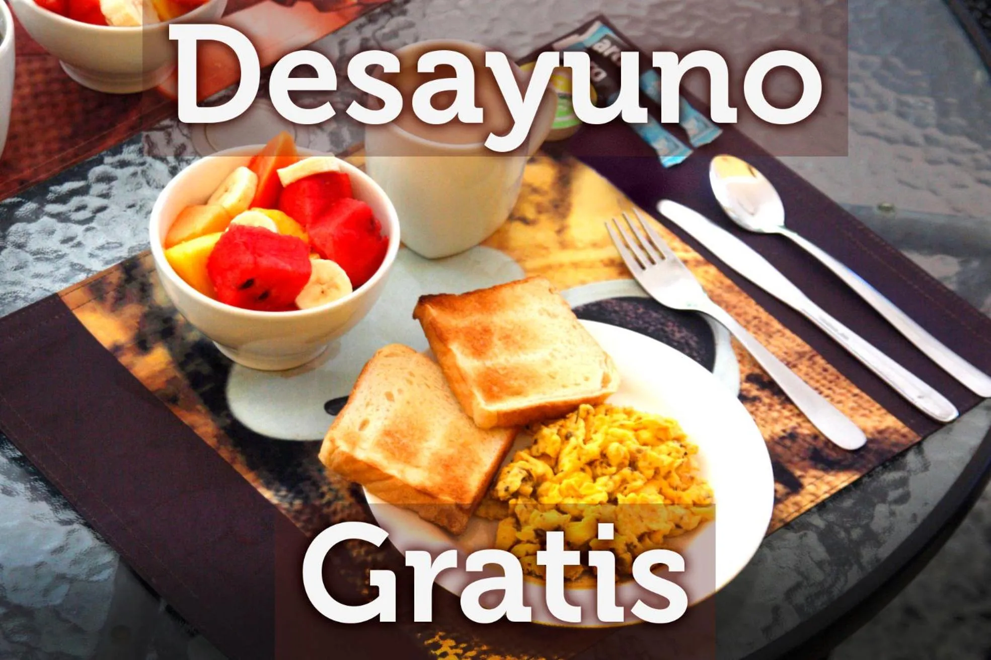 Breakfast in La Guaca Hostel Santa Marta