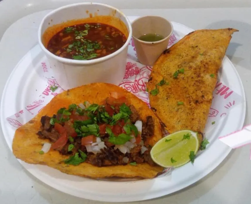 Restaurant/places to eat in La Guaca Hostel Santa Marta