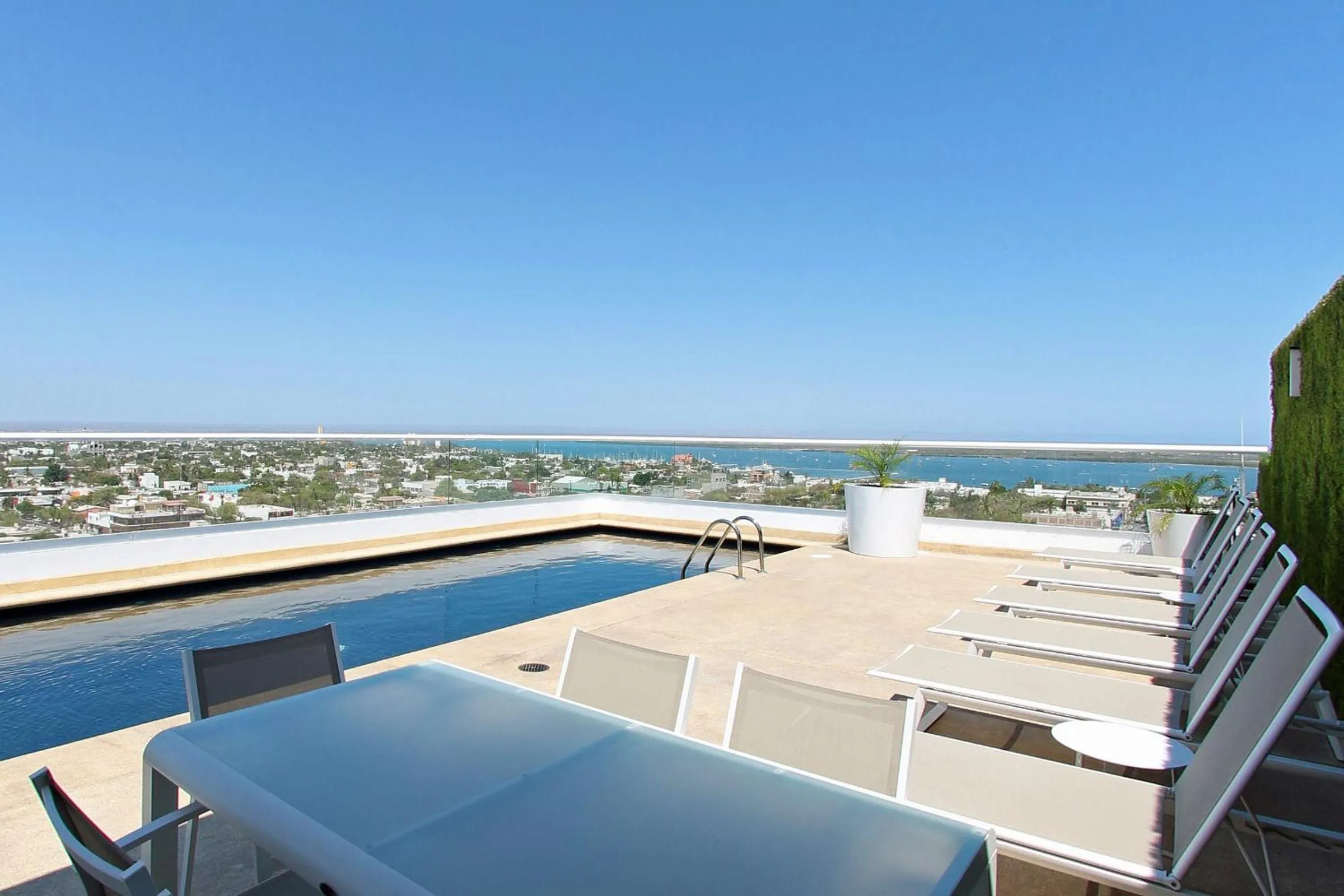 Lobby or reception in One La Paz