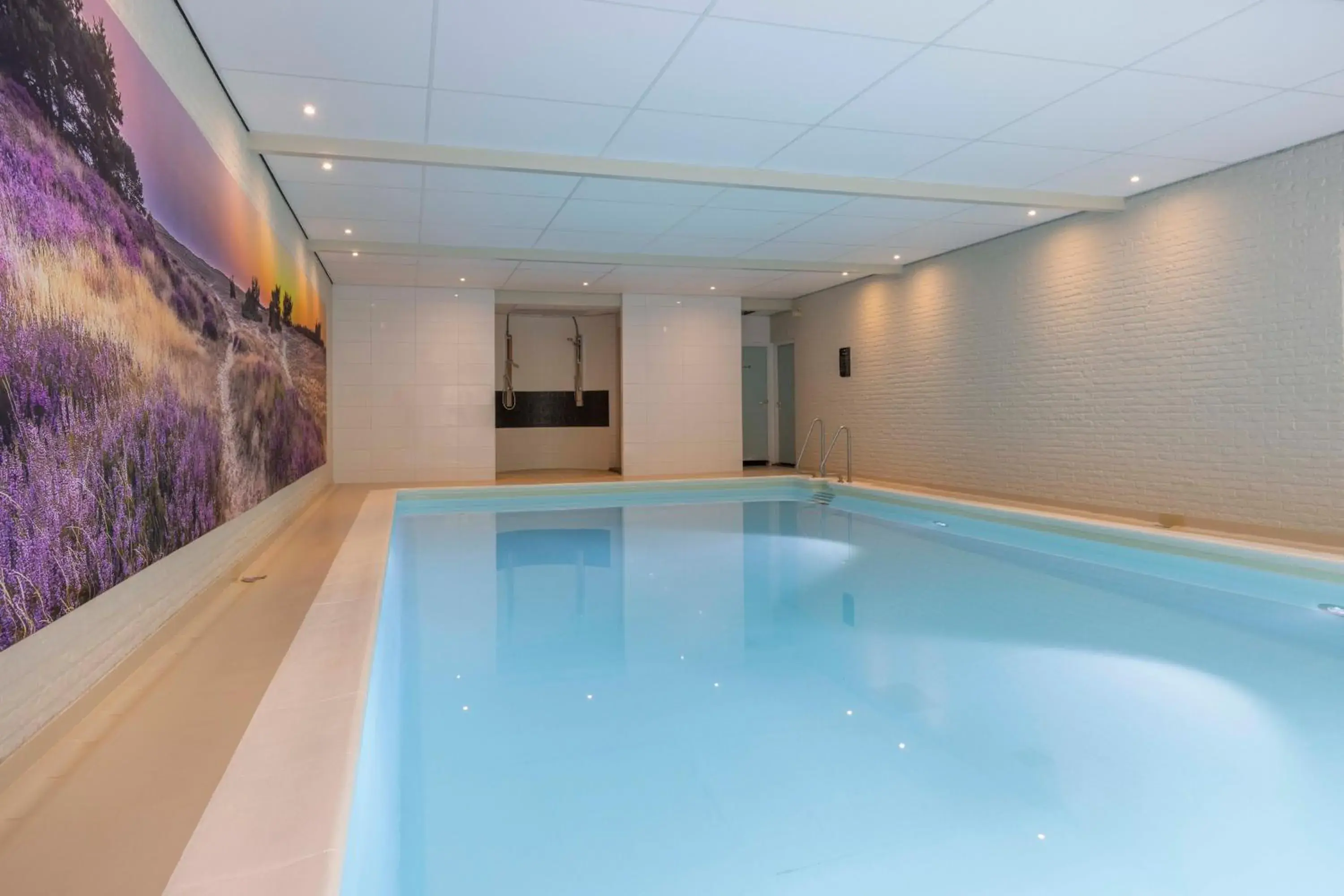 Swimming pool in Fletcher Hotel Restaurant Victoria-Hoenderloo Swimming pool in Fletcher Hotel Restaurant Victoria-Hoenderloo