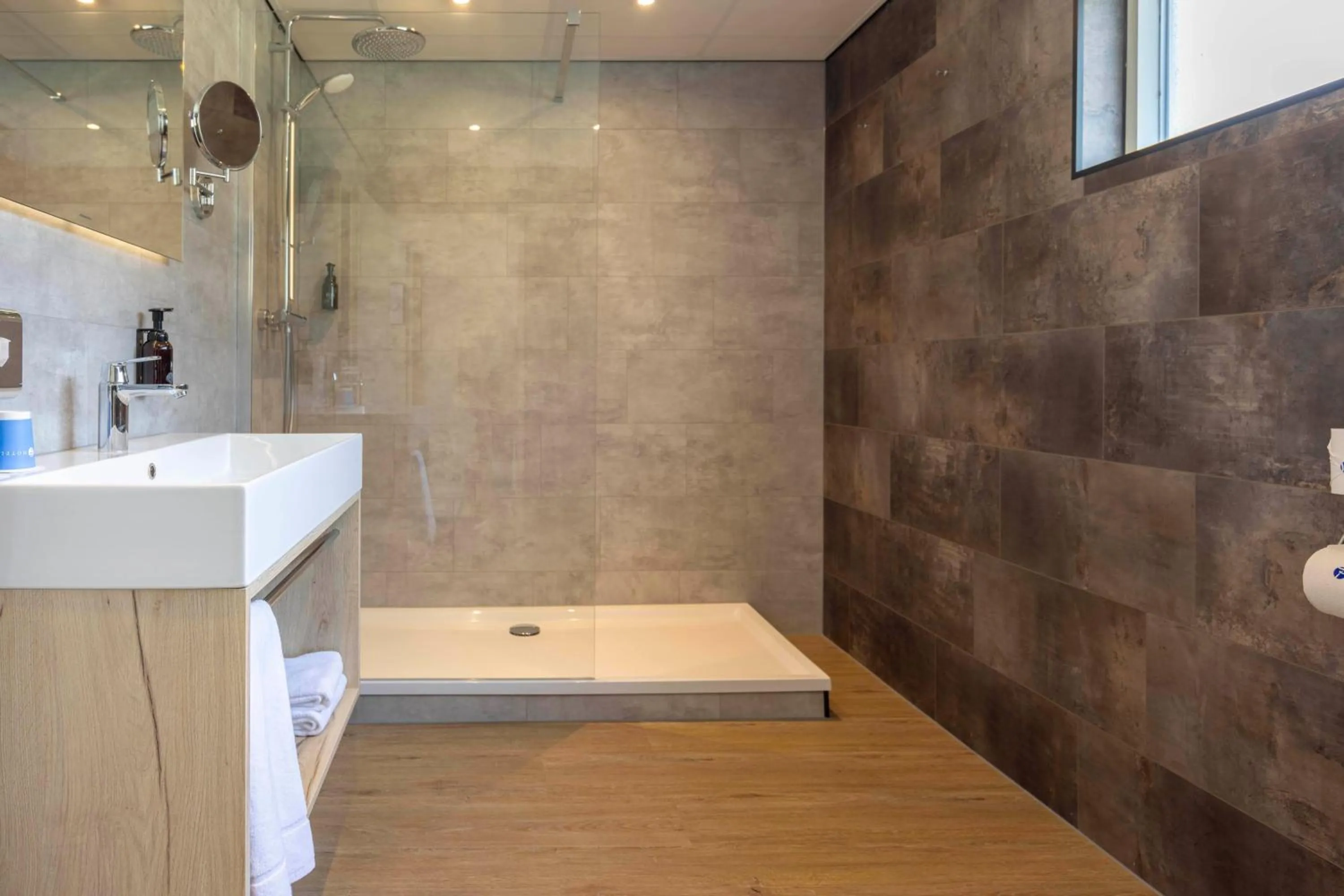 Bathroom in Fletcher Hotel Restaurant Victoria-Hoenderloo