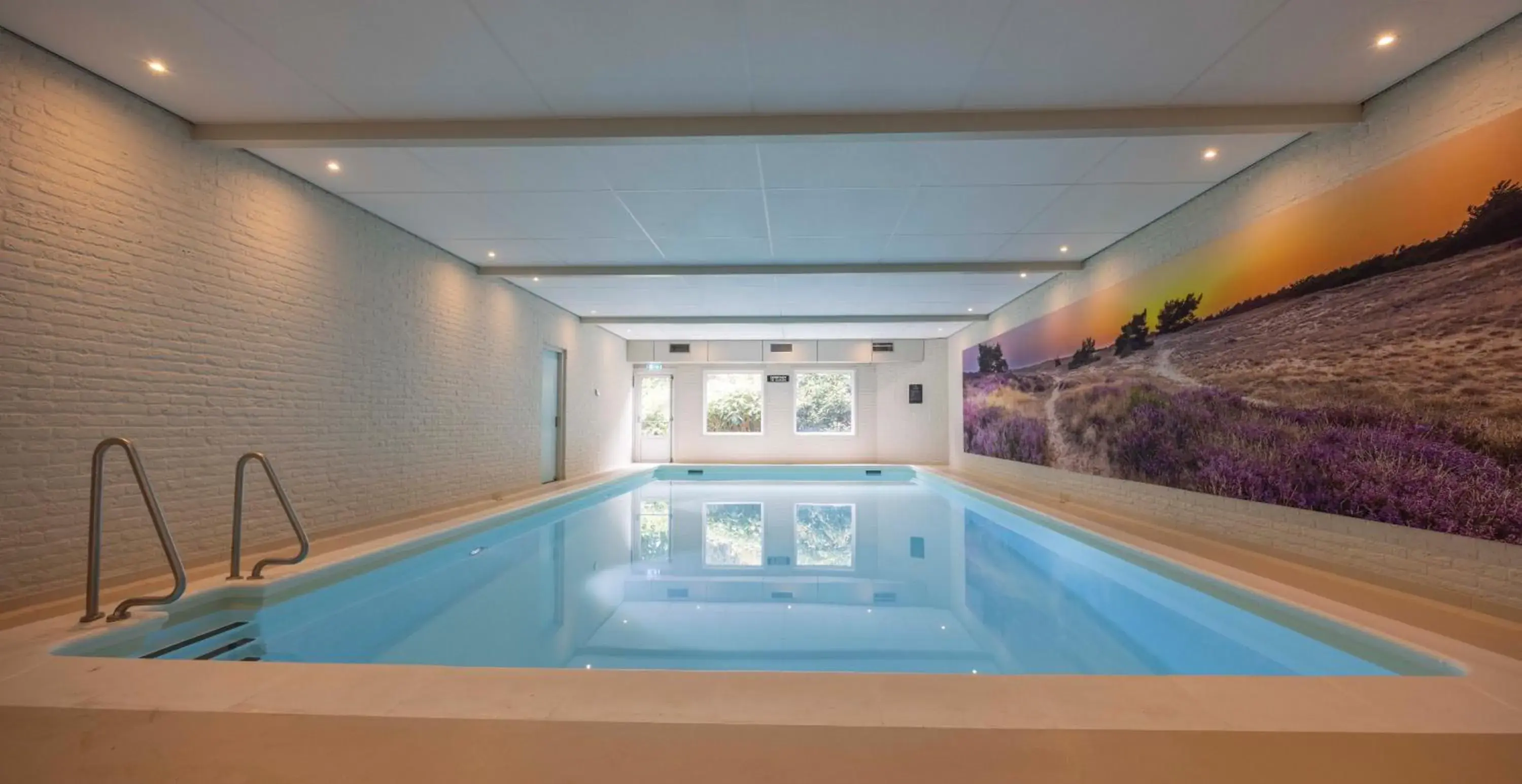 Swimming pool in Fletcher Hotel Restaurant Victoria-Hoenderloo Swimming pool in Fletcher Hotel Restaurant Victoria-Hoenderloo