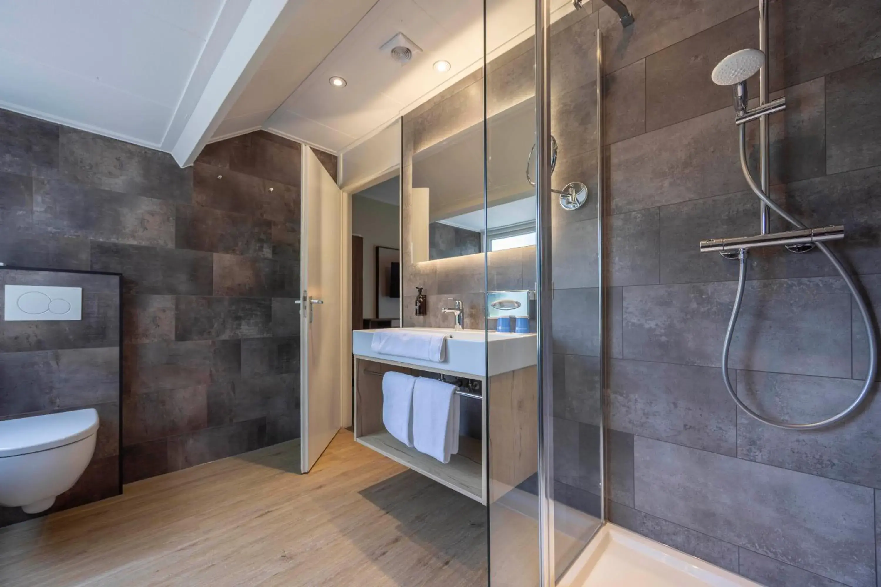 Bathroom in Fletcher Hotel Restaurant Victoria-Hoenderloo Bathroom in Fletcher Hotel Restaurant Victoria-Hoenderloo