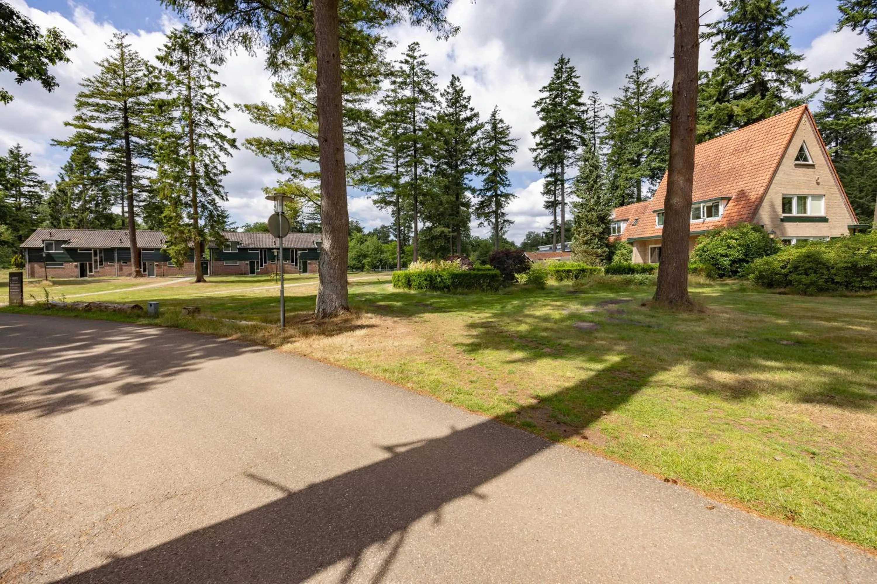 Property building in Fletcher Hotel Restaurant Victoria-Hoenderloo