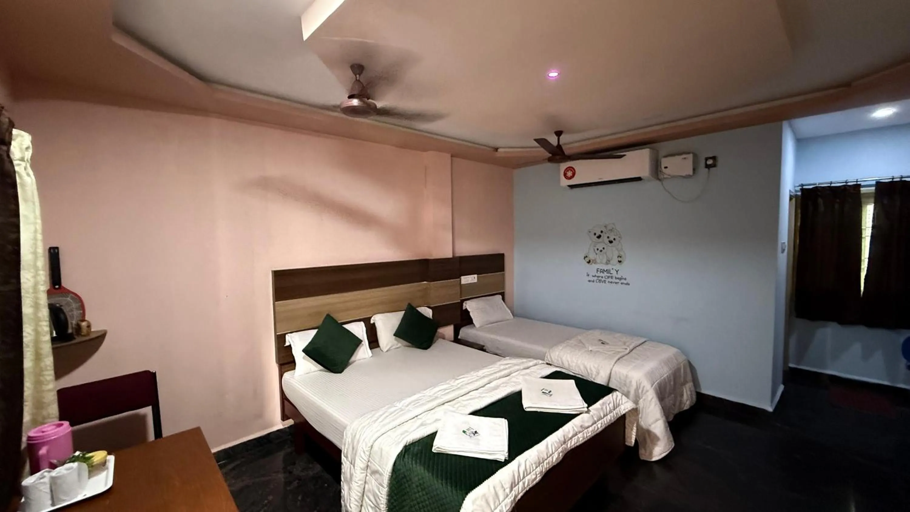 Bed in Sri Murugan Beach Paradise Hotel