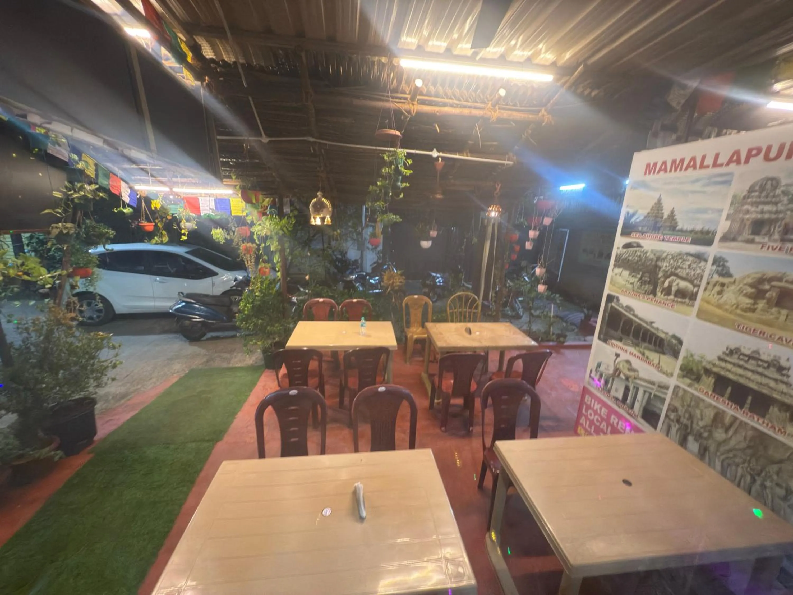 Restaurant/places to eat in Sri Murugan Beach Paradise Hotel