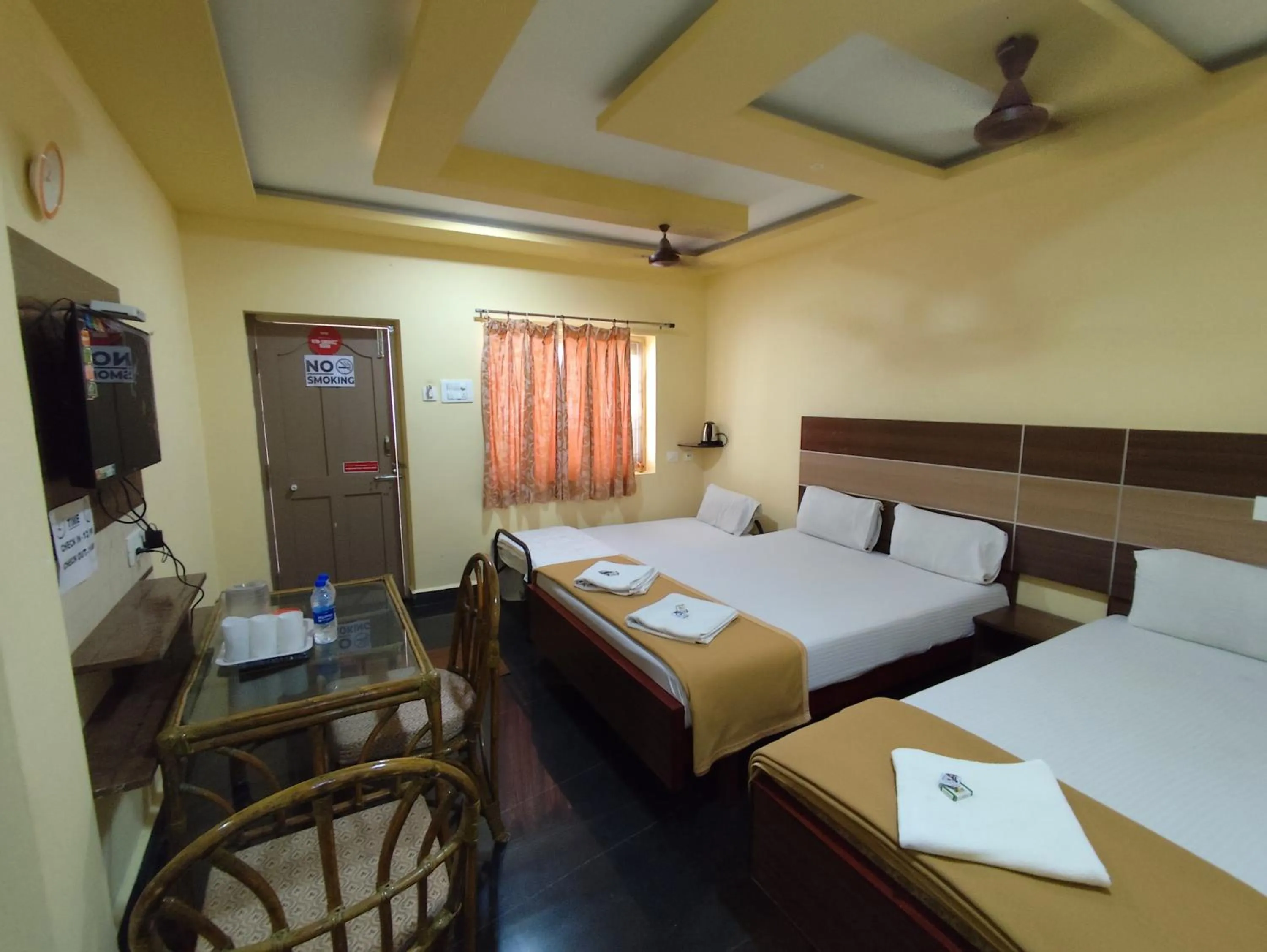 Bedroom, Bed in Sri Murugan Beach Paradise Hotel