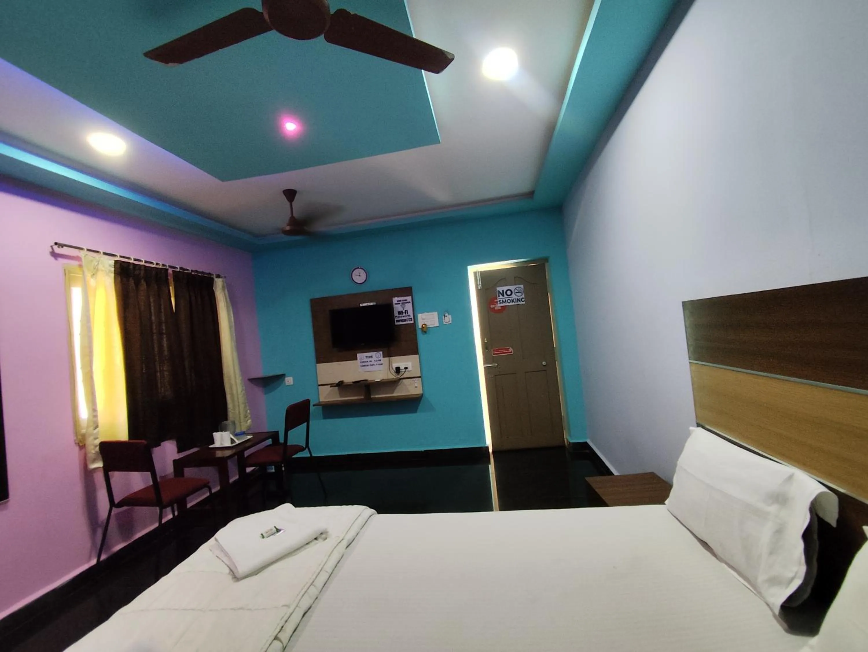 Bed in Sri Murugan Beach Paradise Hotel