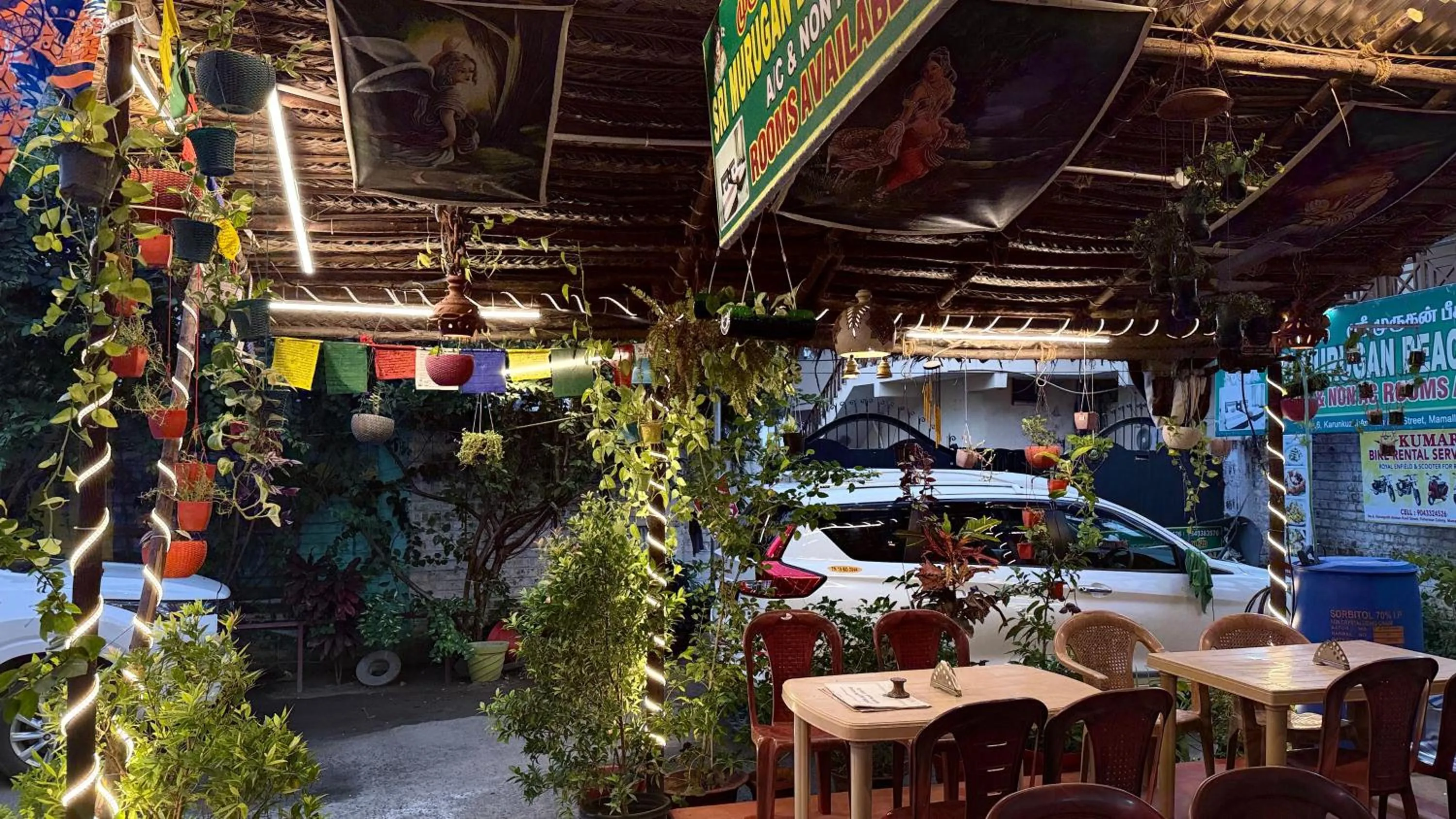 Restaurant/places to eat in Sri Murugan Beach Paradise Hotel