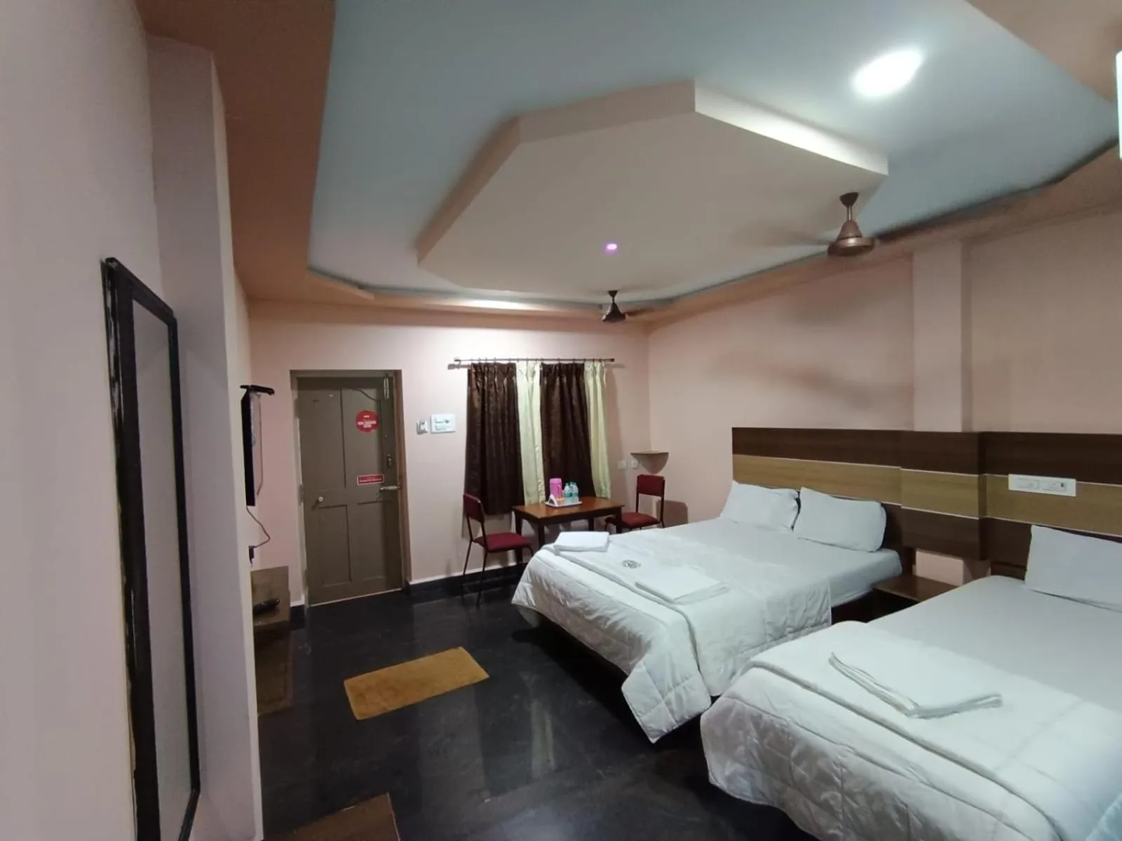 Bedroom, Bed in Sri Murugan Beach Paradise Hotel