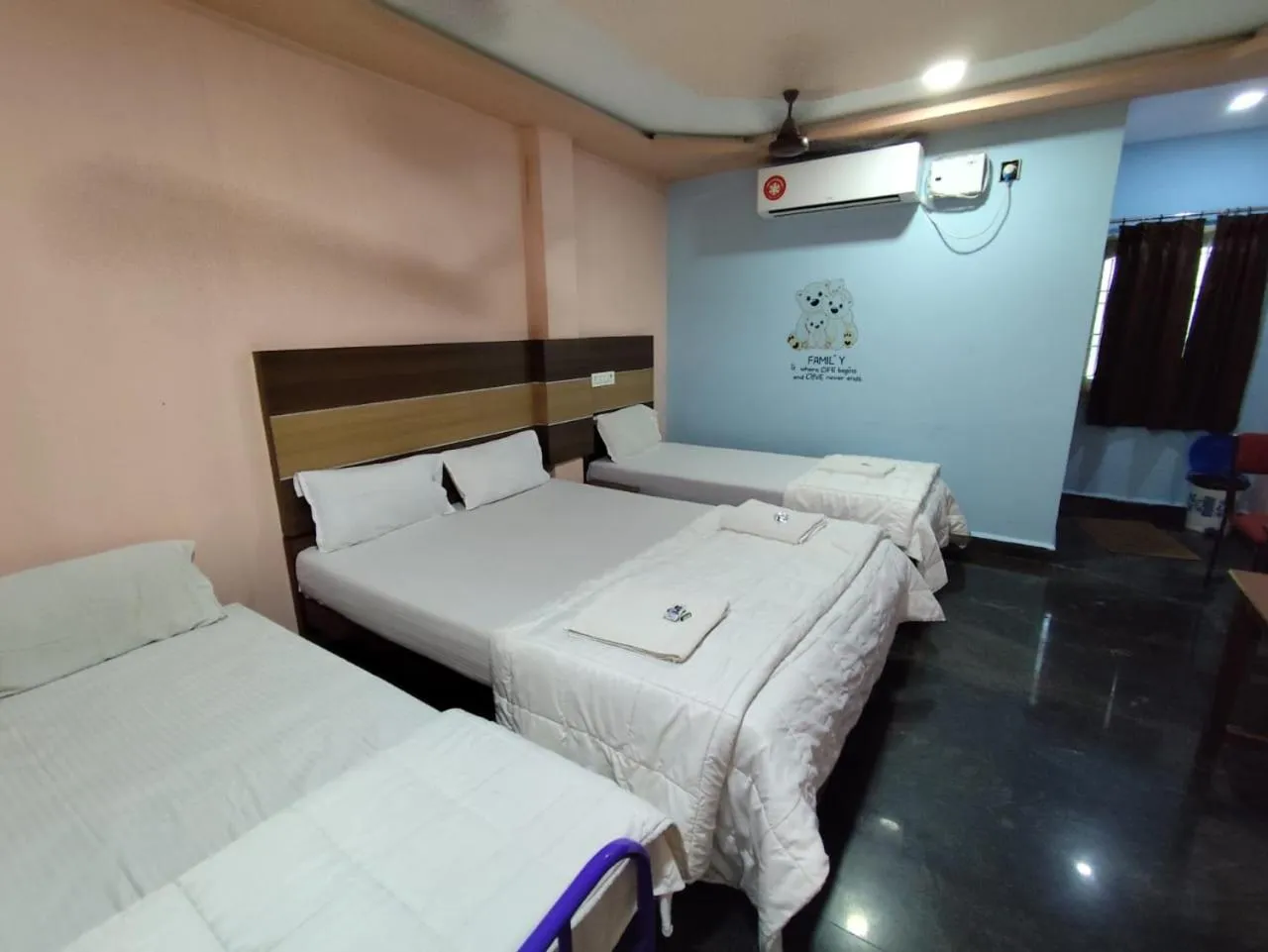 Bedroom, Bed in Sri Murugan Beach Paradise Hotel